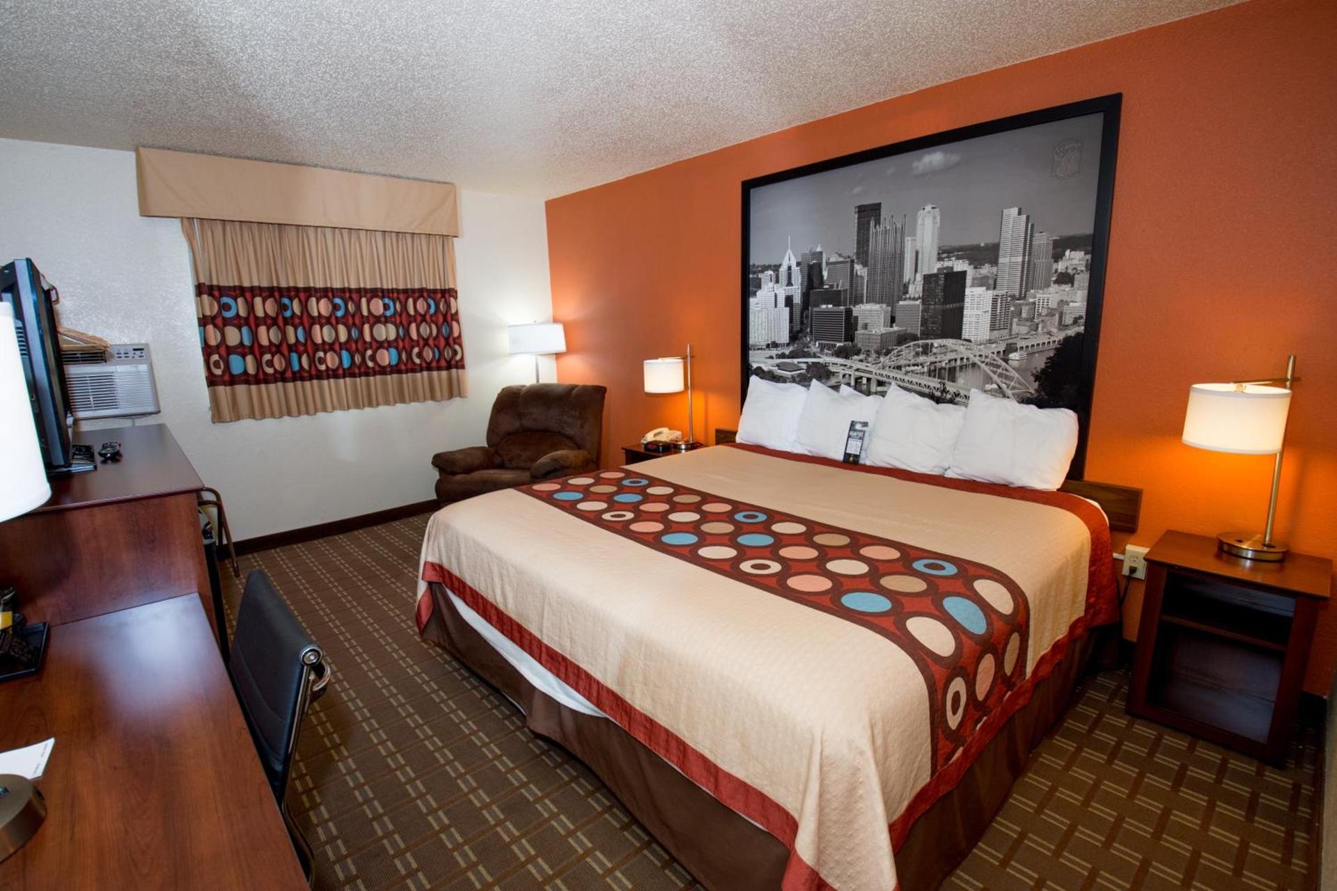 Super 8 by Wyndham Altoona photo 39