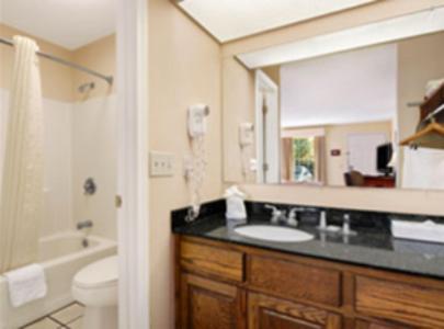 Baymont by Wyndham Waycross photo 4