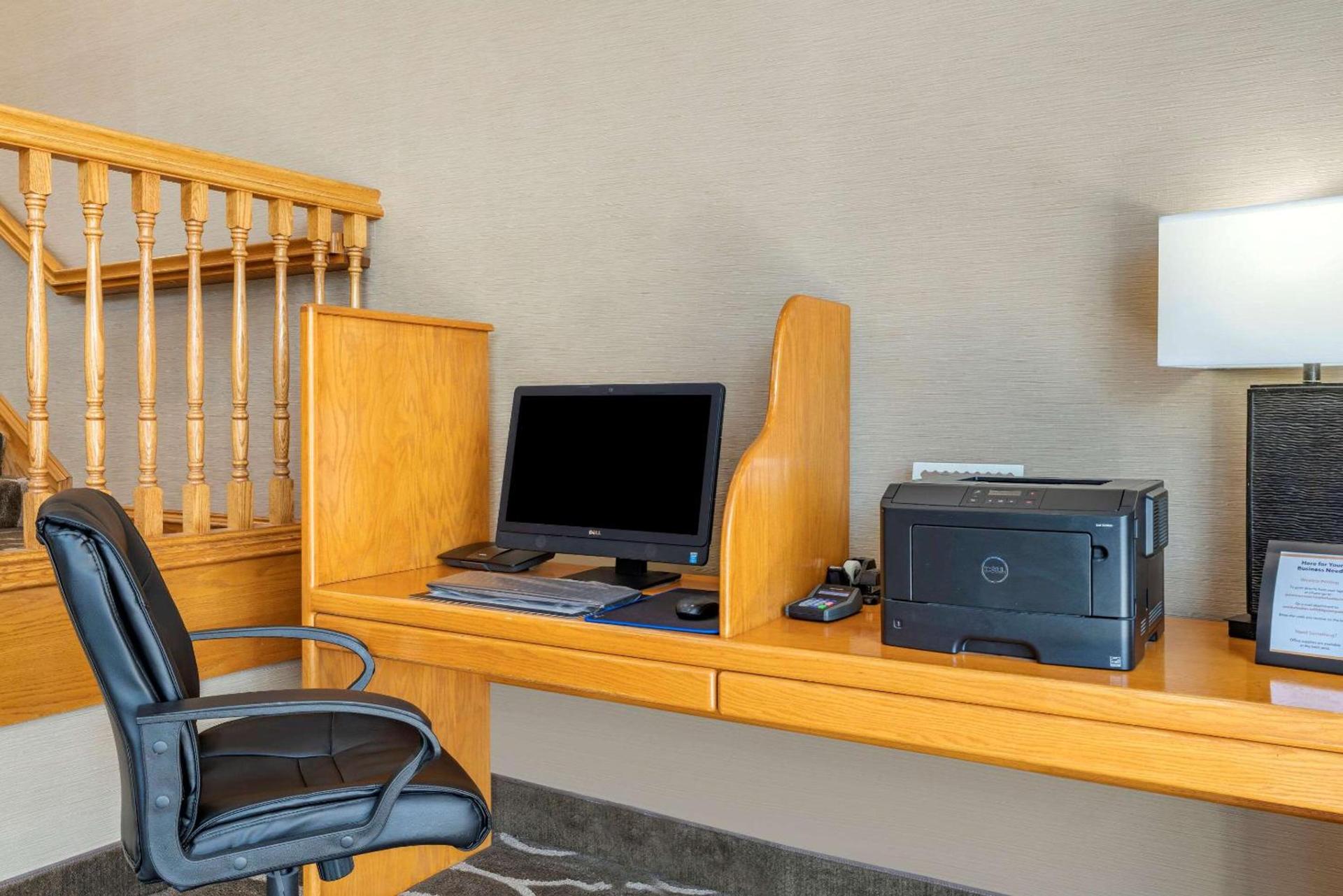 Comfort Suites Salem photo 9