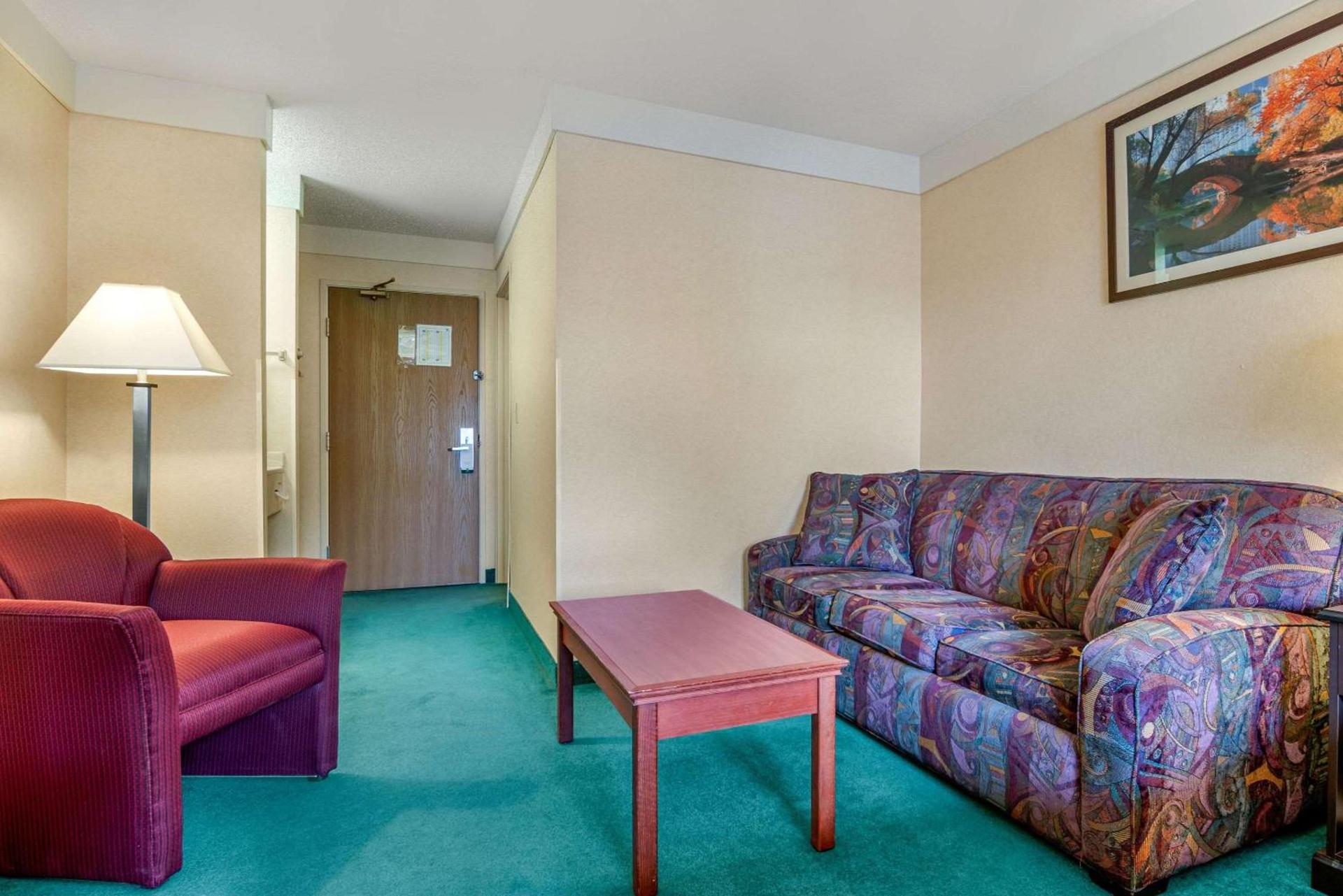 Quality Inn Bend North photo 43