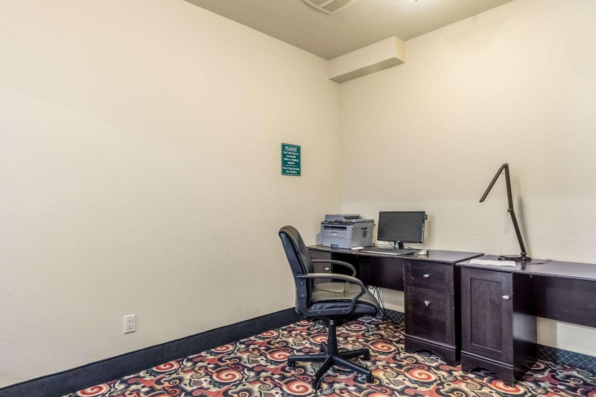 Quality Inn photo 48