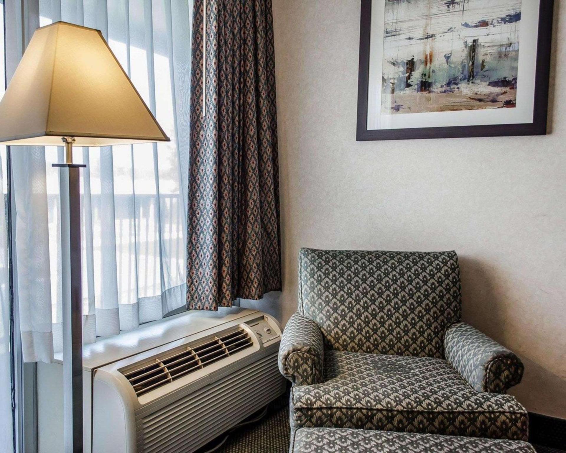 Quality Inn & Suites York East photo 9