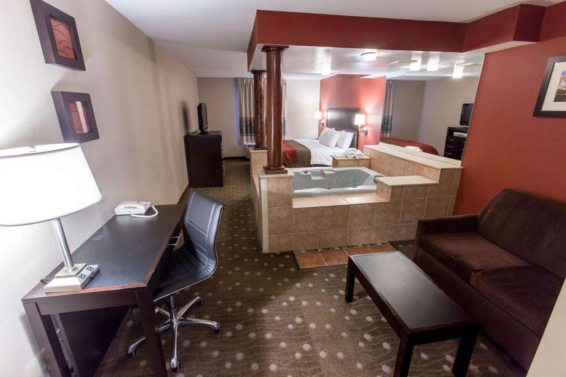Comfort Inn Pittsburgh Crafton photo 22