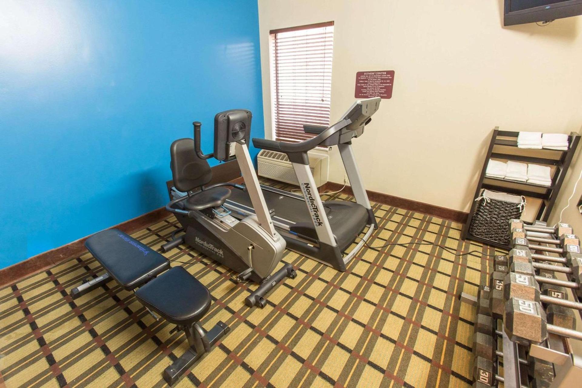 Comfort Inn Pittsburgh Crafton photo 26