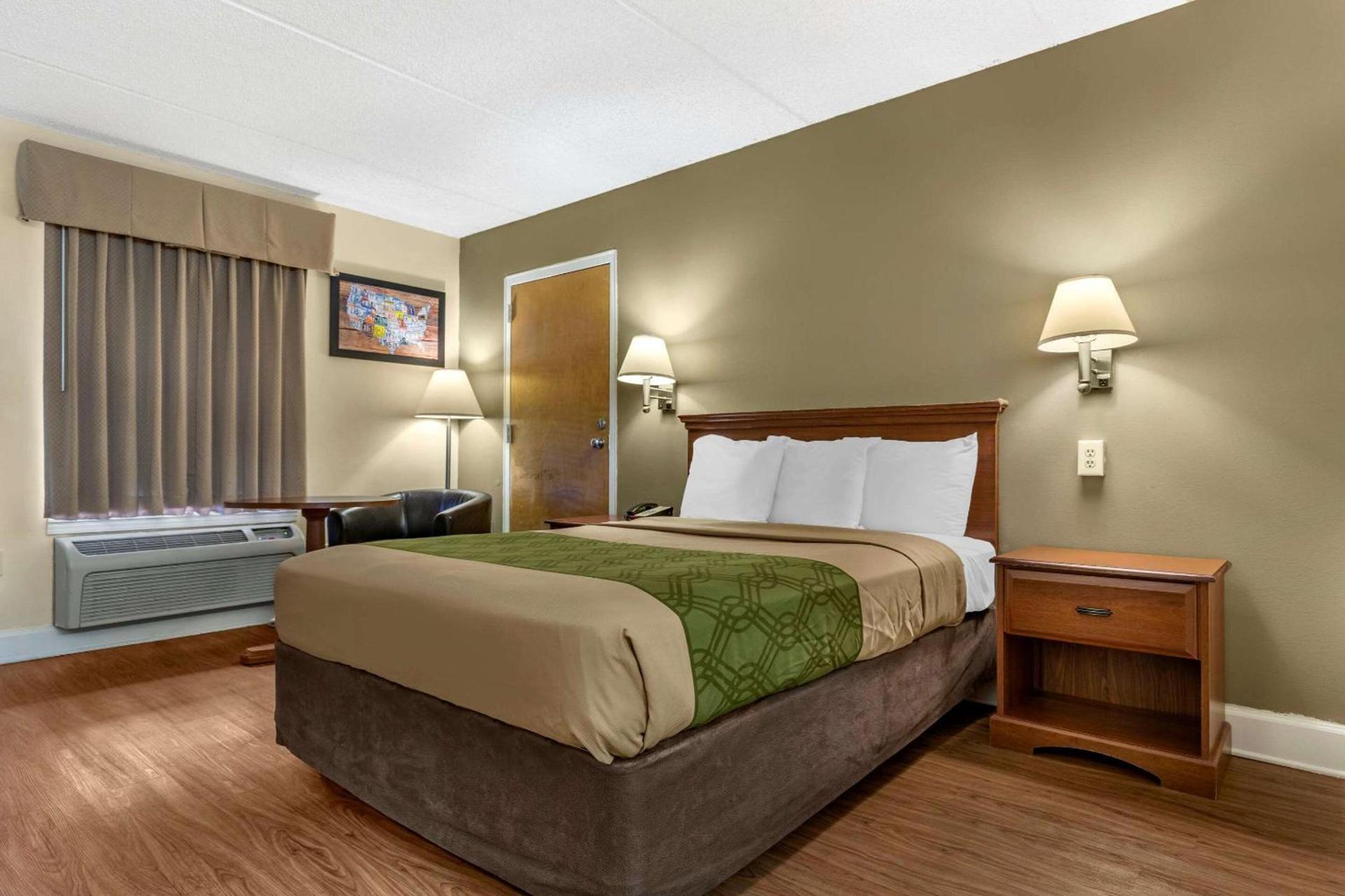 Econo Lodge Inn & Suites Lugoff photo 16