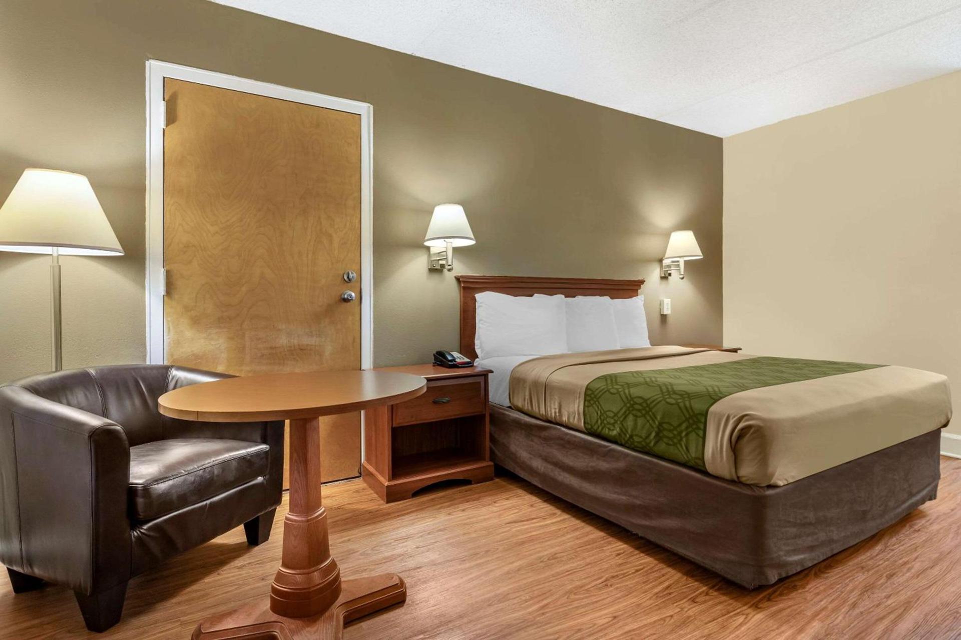 Econo Lodge Inn & Suites Lugoff photo 15