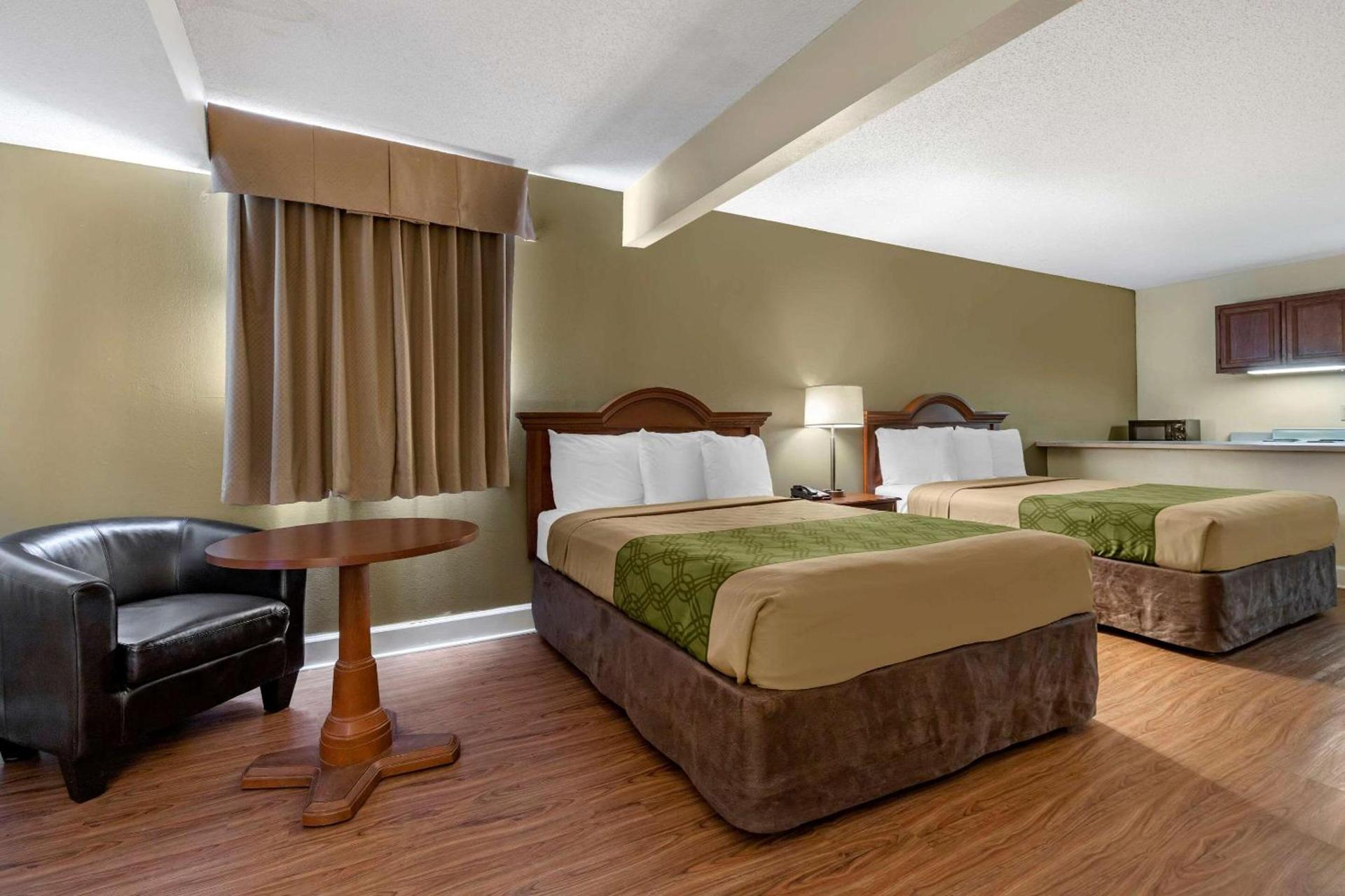 Econo Lodge Inn & Suites Lugoff photo 21