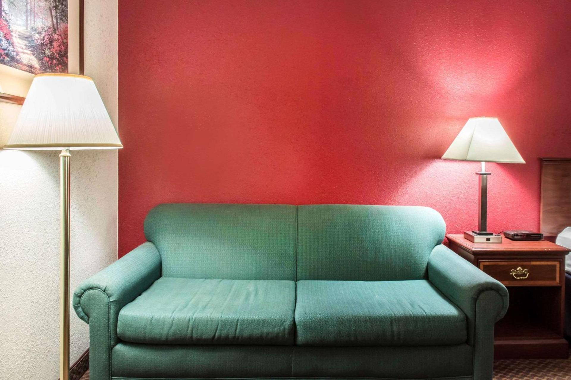 Econo Lodge Carlisle photo 8