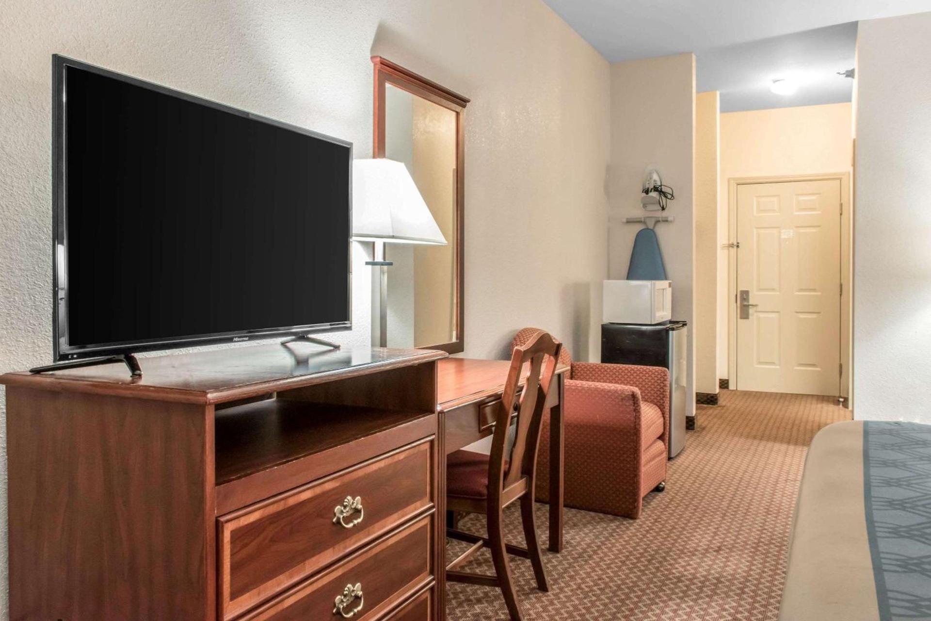 Econo Lodge Carlisle photo 9