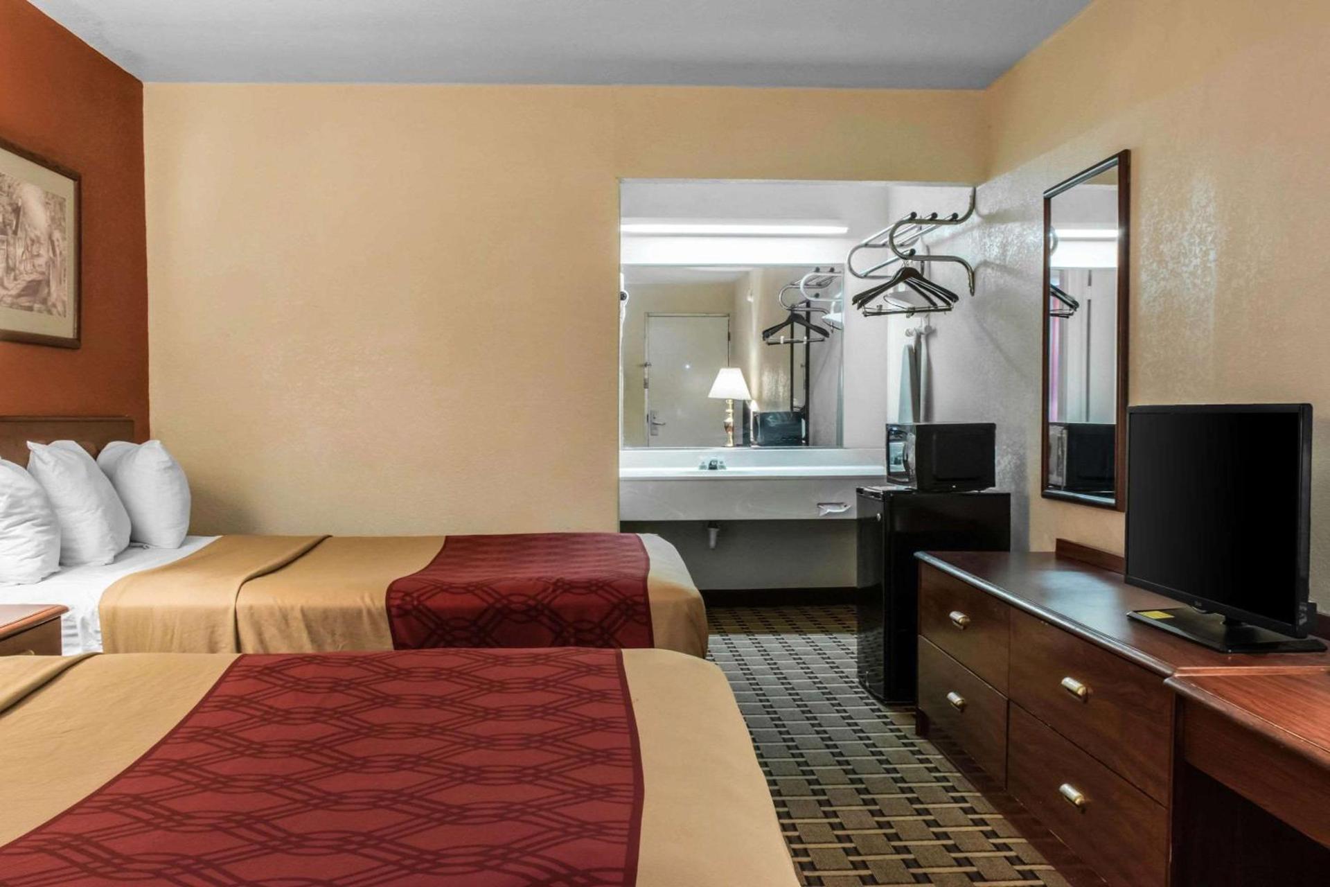 Econo Lodge Carlisle photo 17