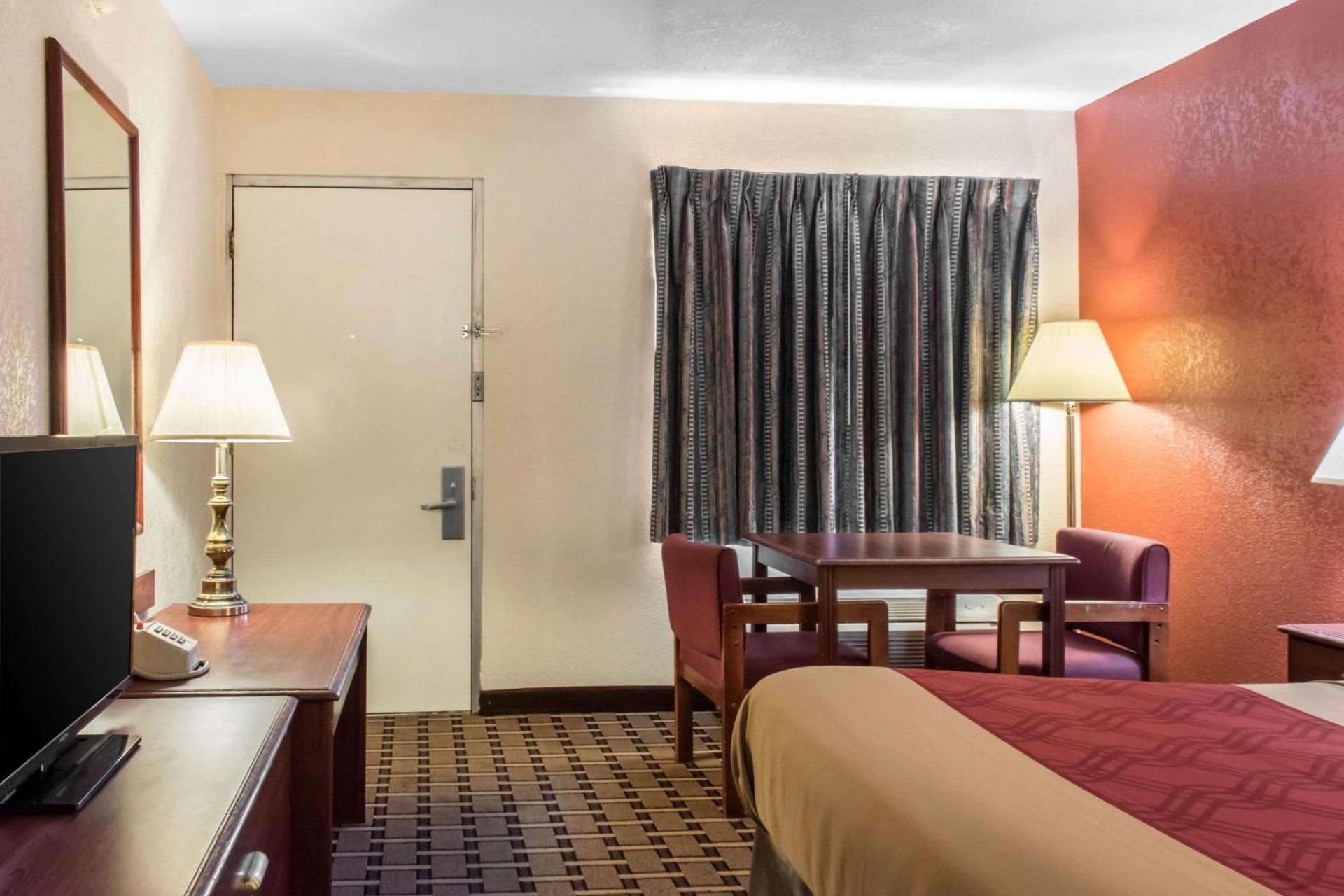 Econo Lodge Carlisle photo 19