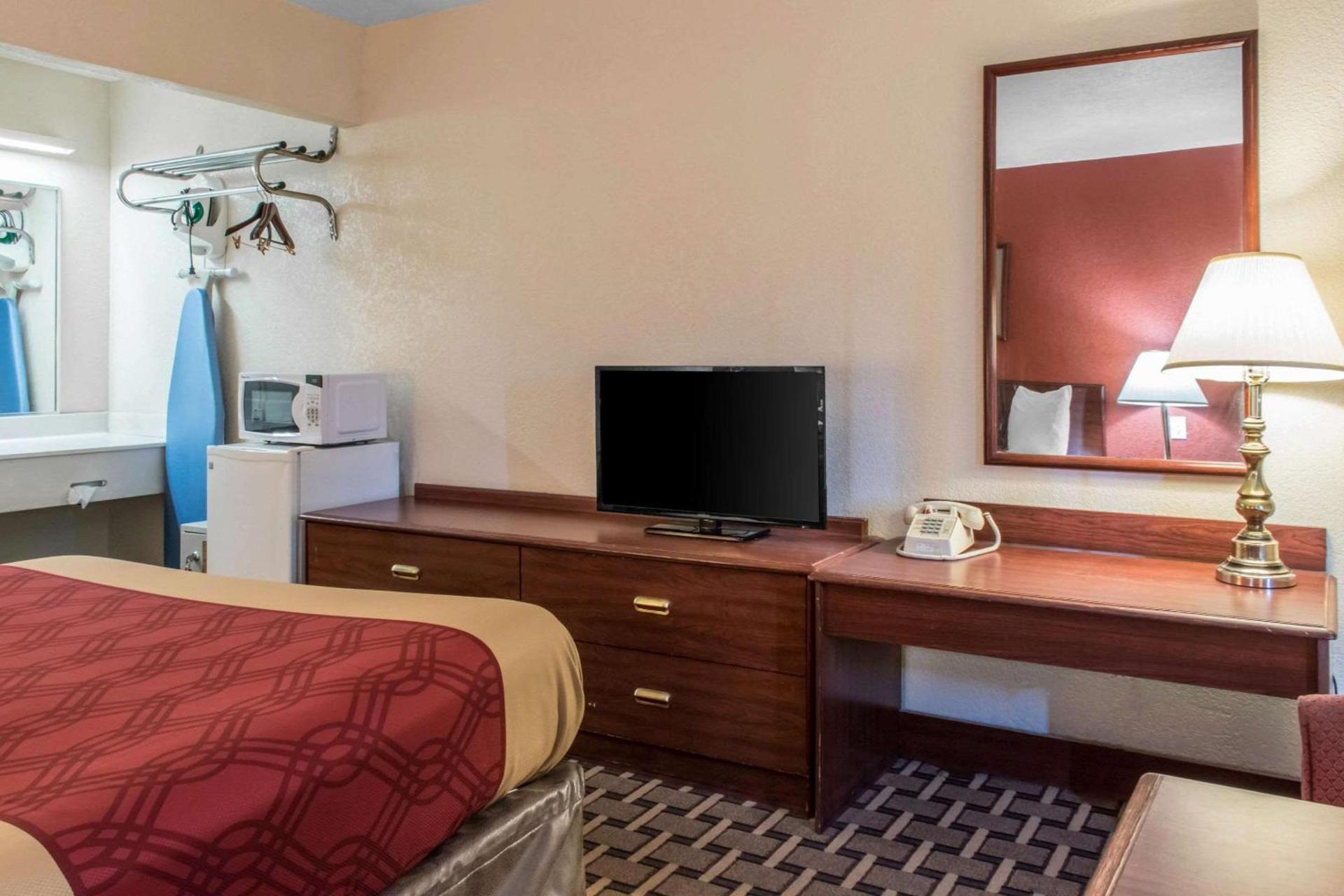 Econo Lodge Carlisle photo 20