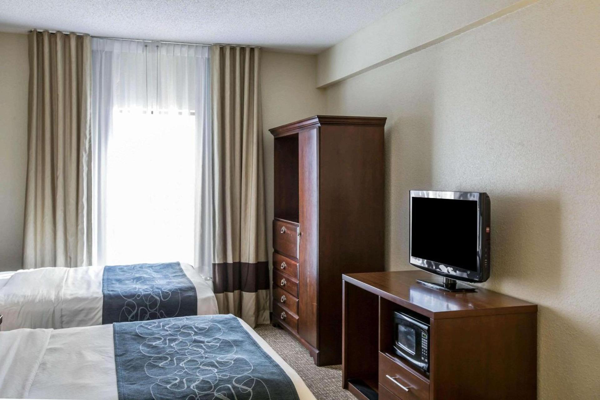 Quality Suites Morristown West photo 20