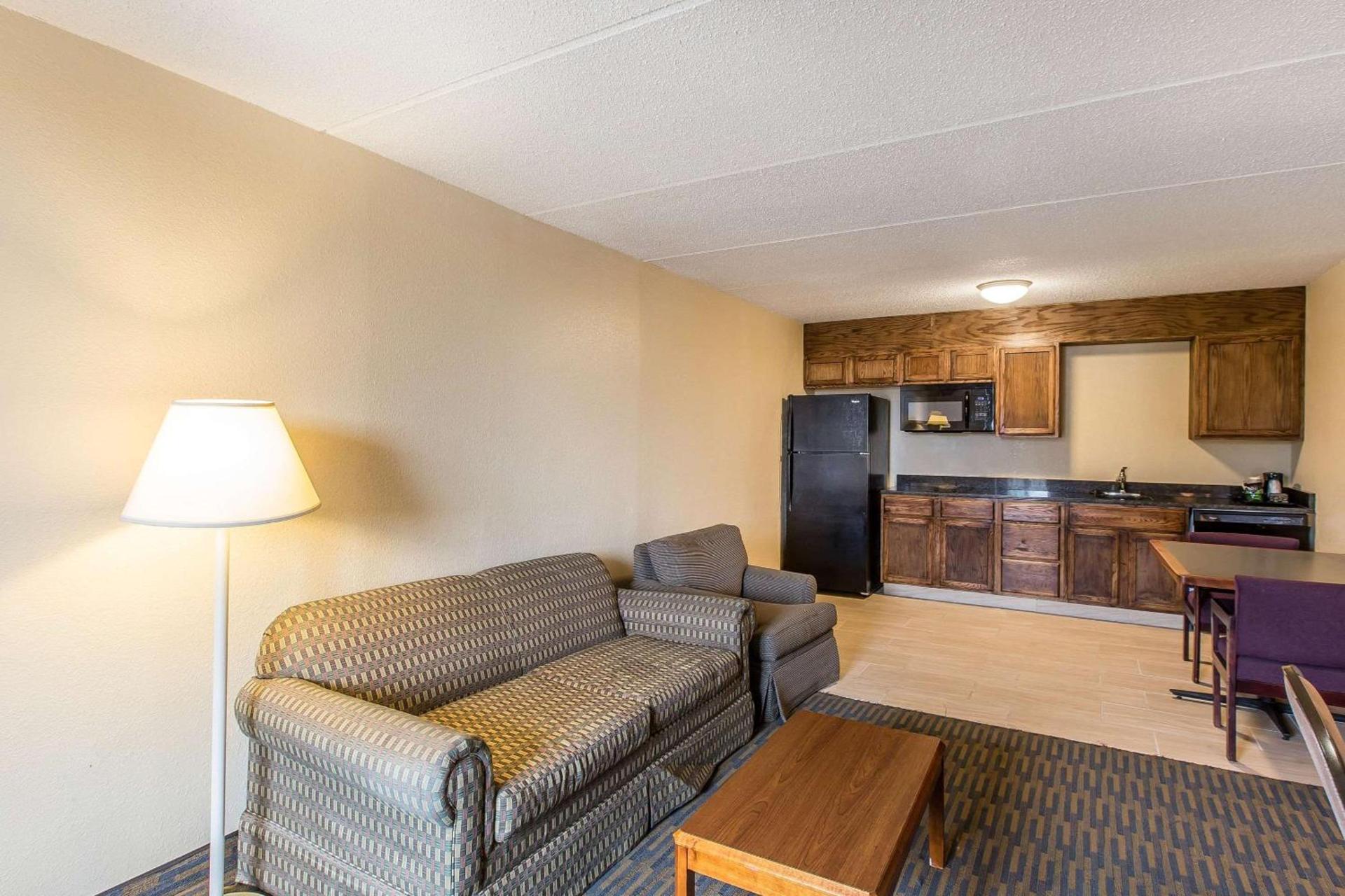 Quality Inn & Suites Easley - Greenville photo 14