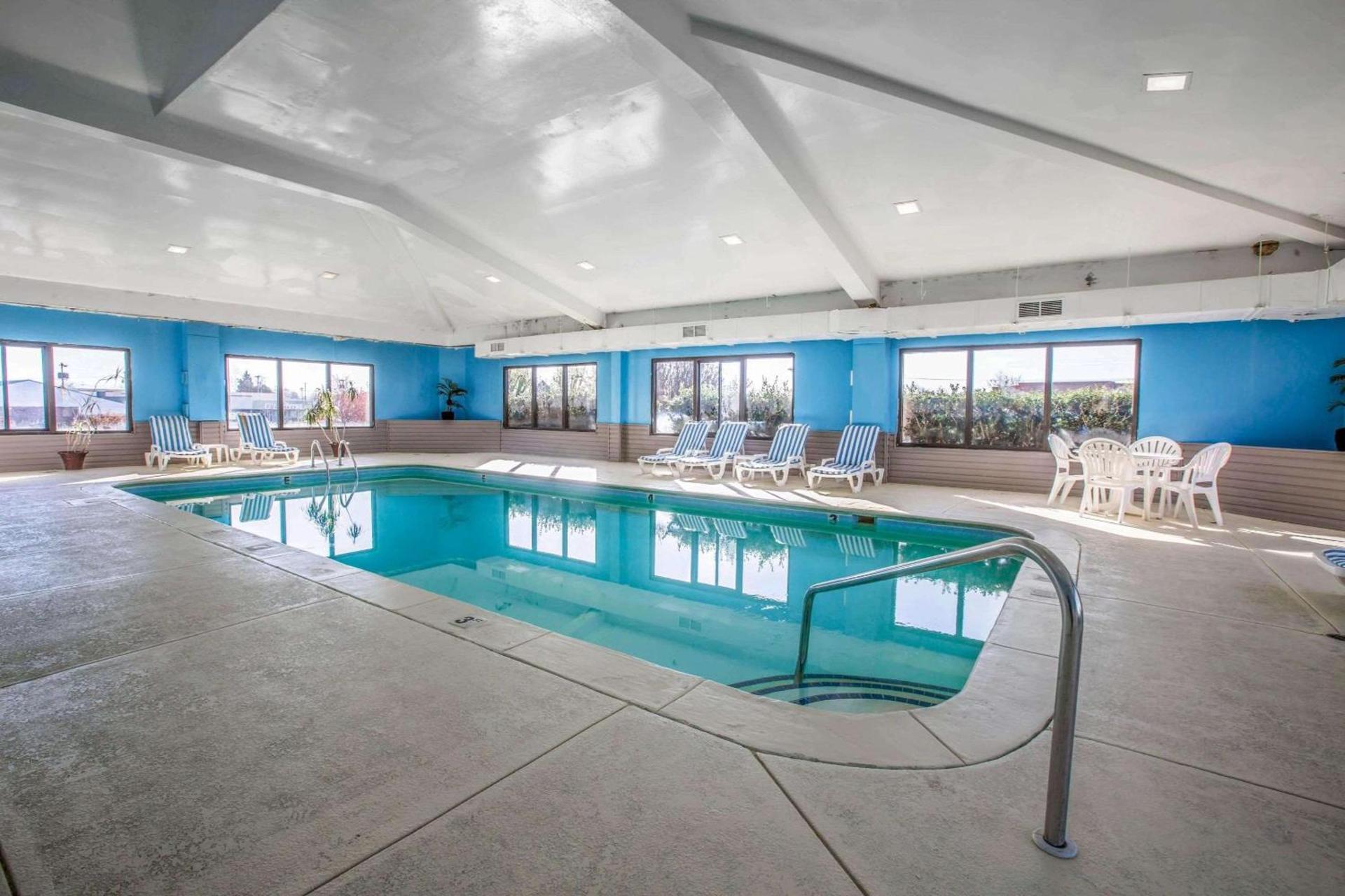 Quality Suites Morristown West photo 21