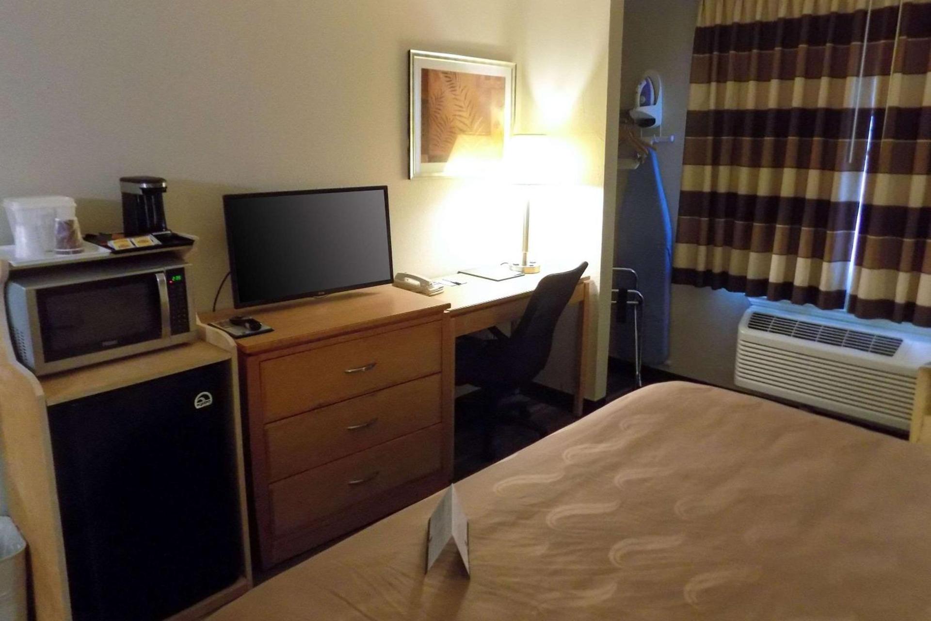 Quality Inn DFW Airport North photo 13