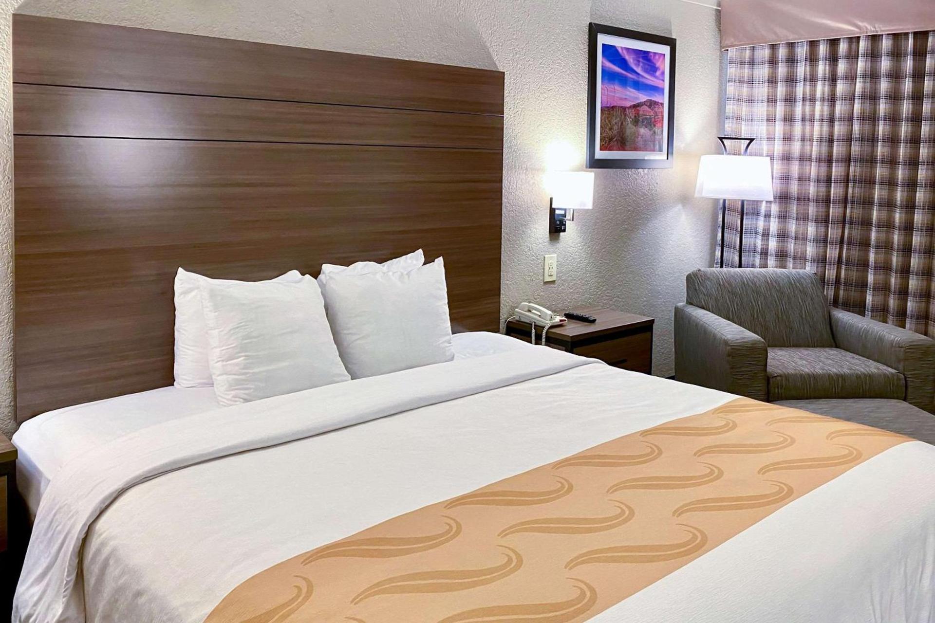 Quality Inn & Suites Airport photo 12