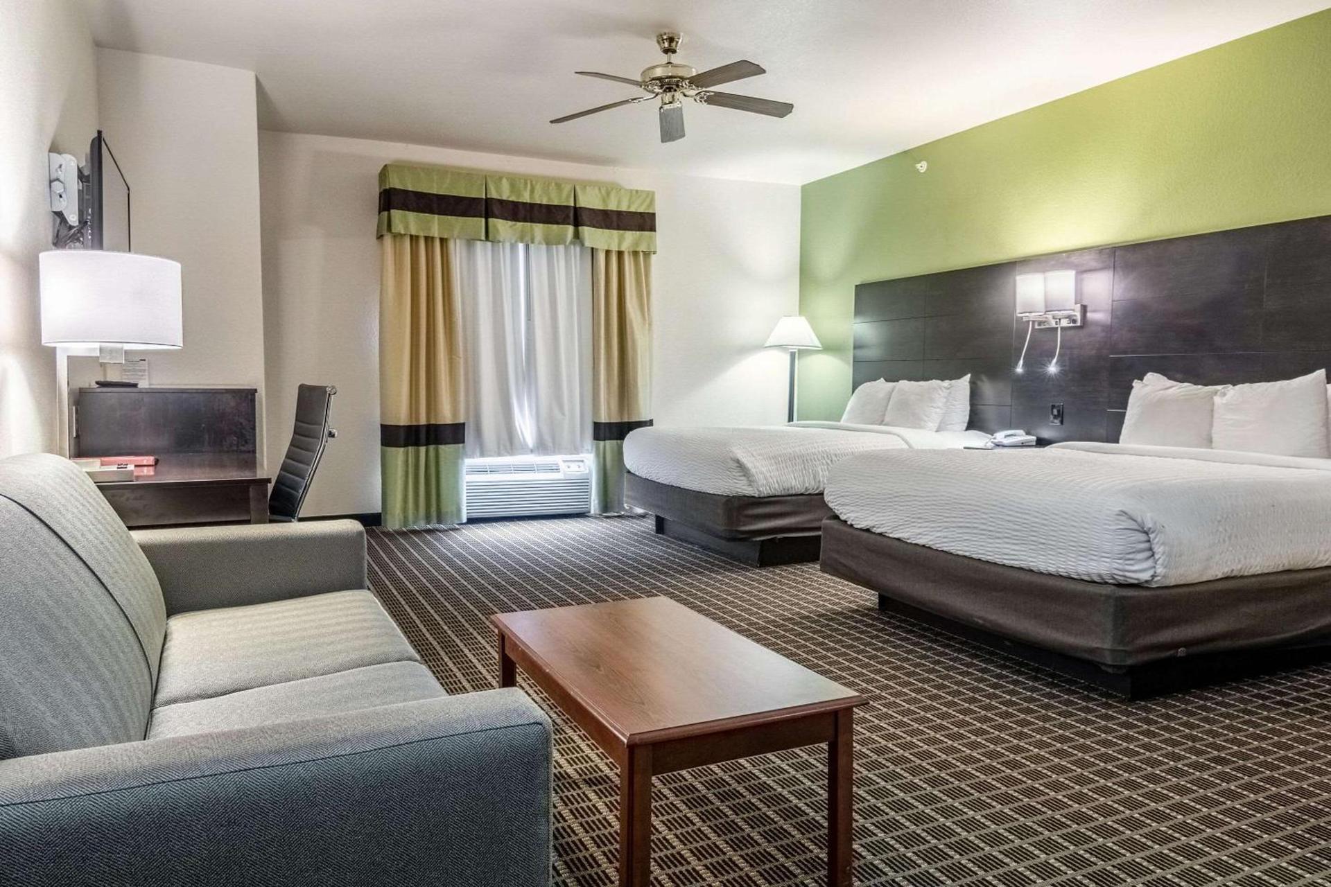 Clarion Inn & Suites Weatherford South photo 20