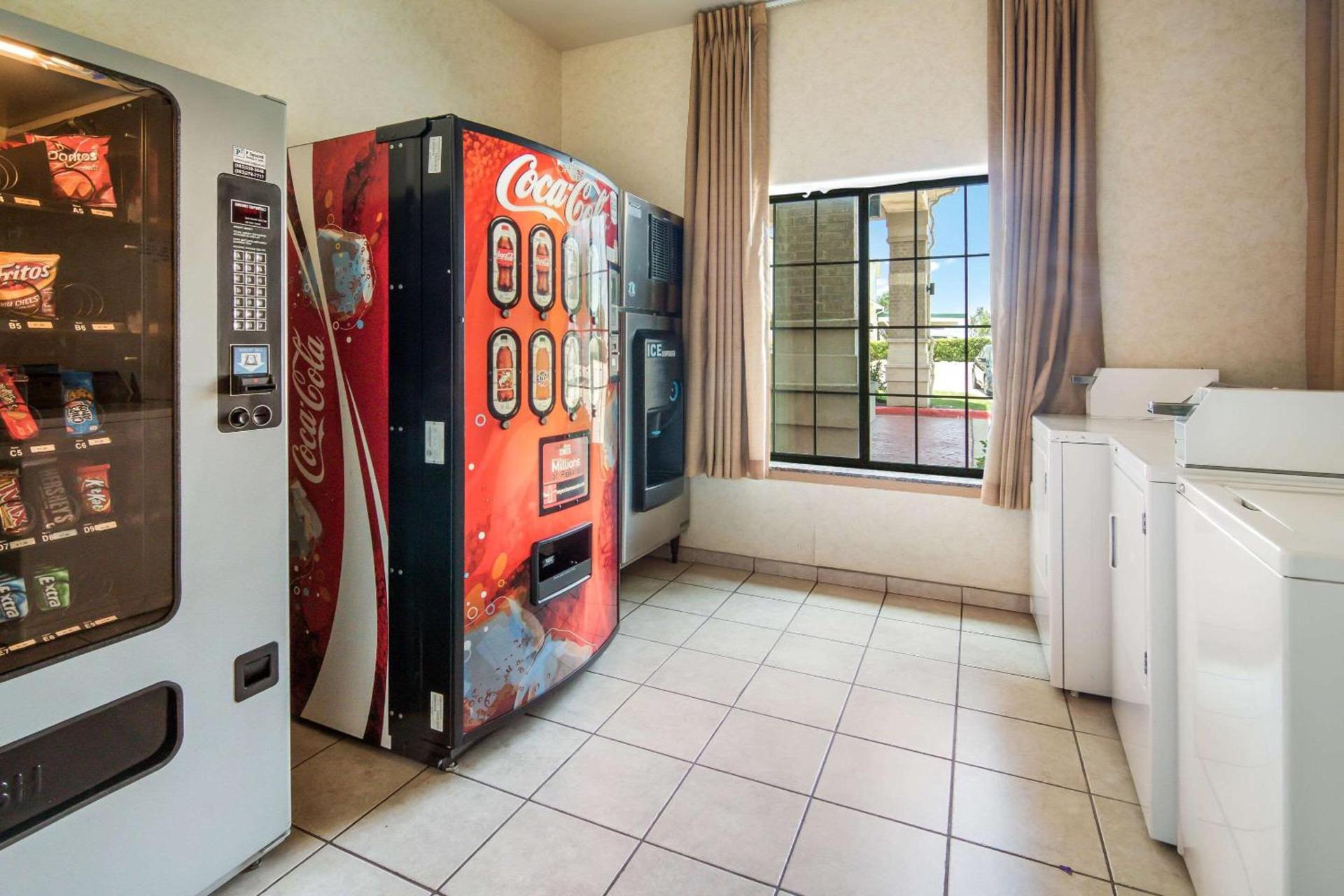 Clarion Inn & Suites Weatherford South photo 40