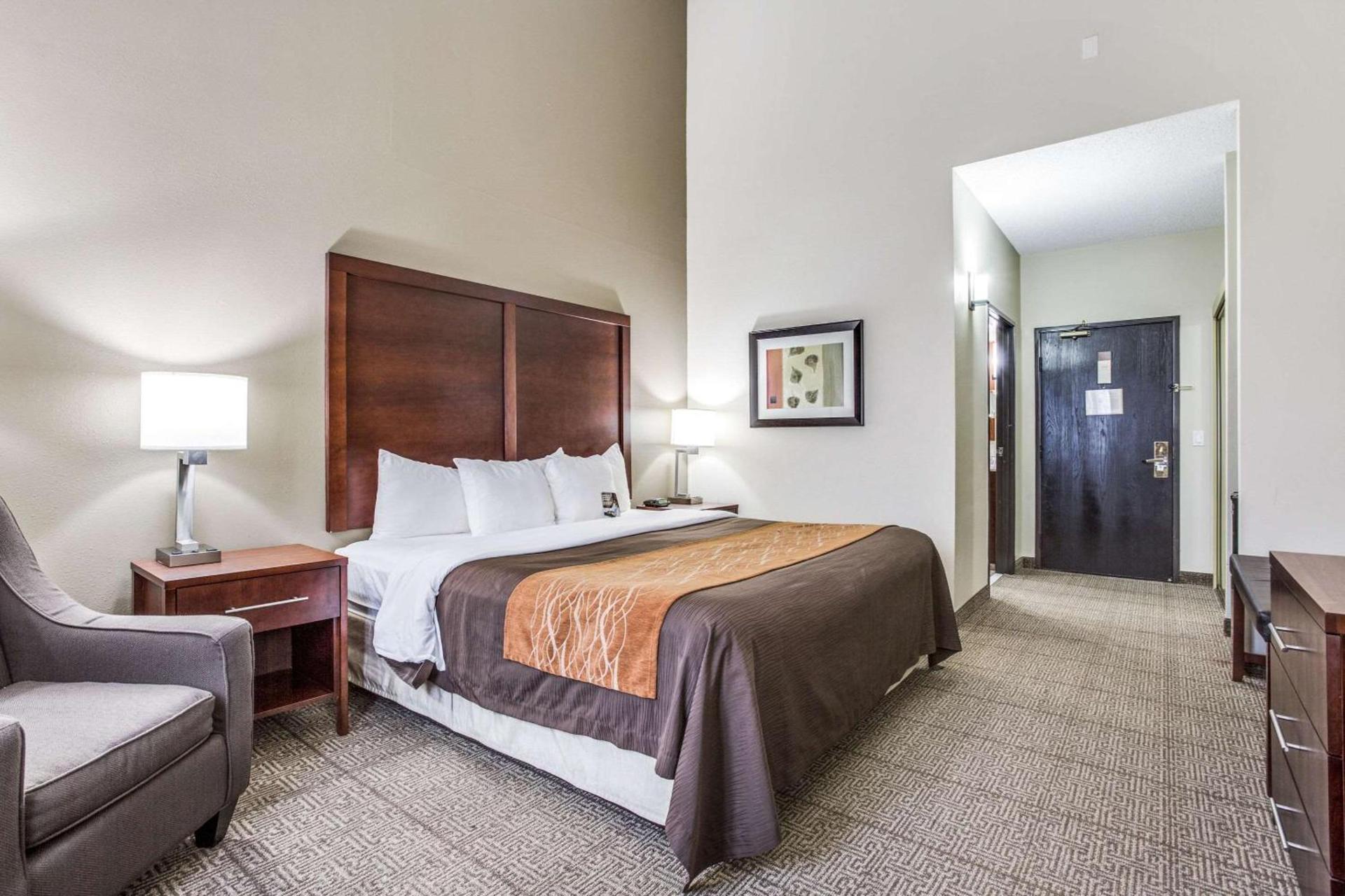 Comfort Inn & Suites Love Field-Dallas Market Center photo 9