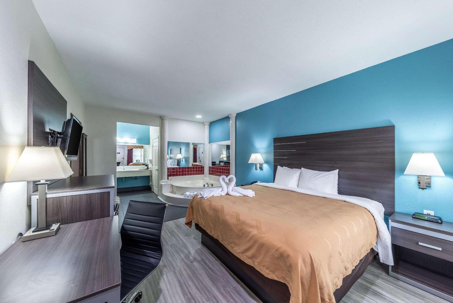 Quality Inn & Suites Canton photo 18
