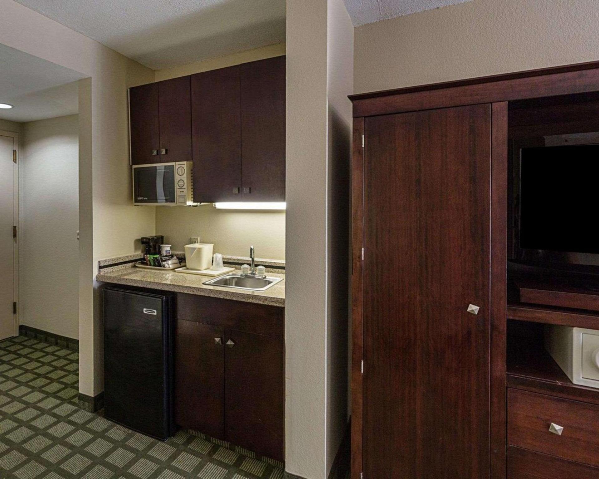 Comfort Inn Southwest Fwy at Westpark photo 21