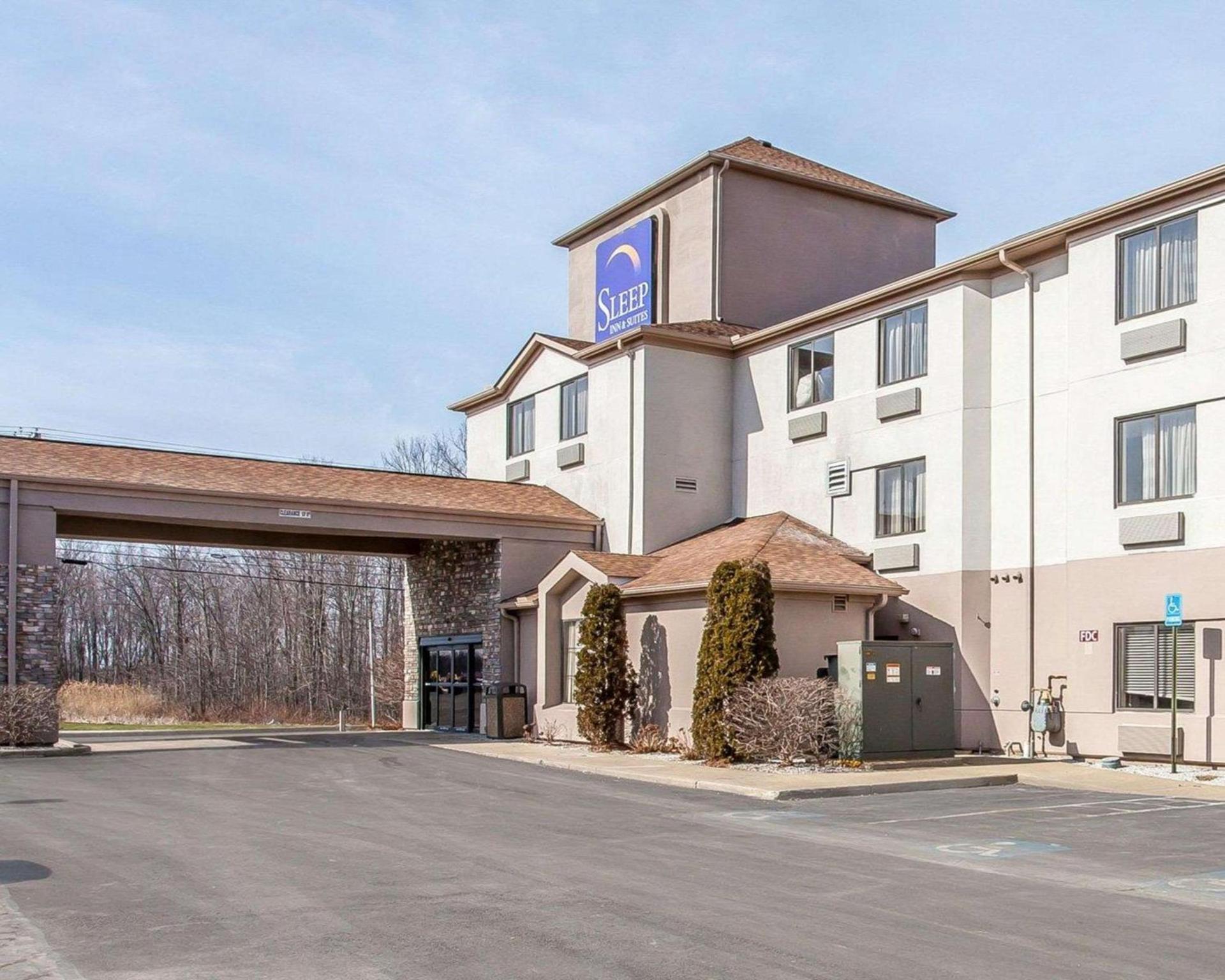 Sleep Inn & Suites Near I-90 and Ashtabula photo 2