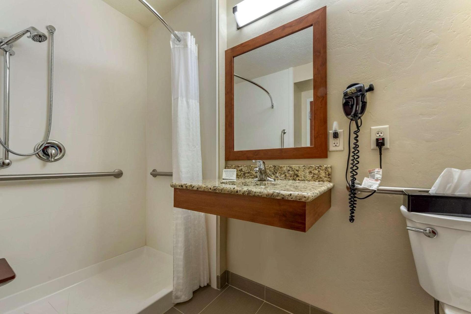 Quality Inn Dover photo 8