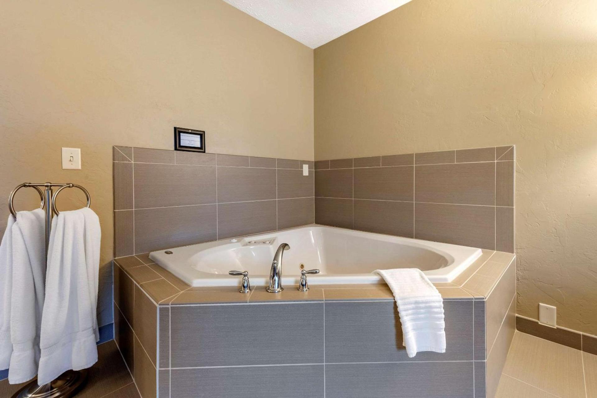 Quality Inn Dover photo 11