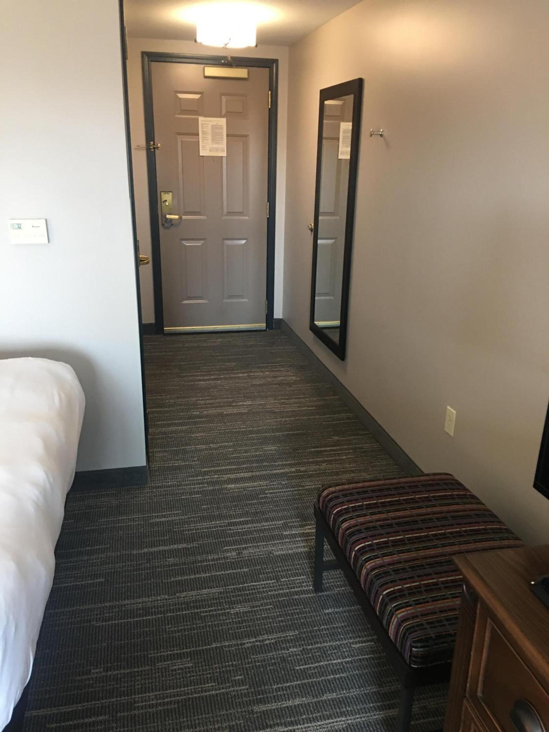 Country Inn & Suites by Radisson, Grand Rapids East, MI photo 50