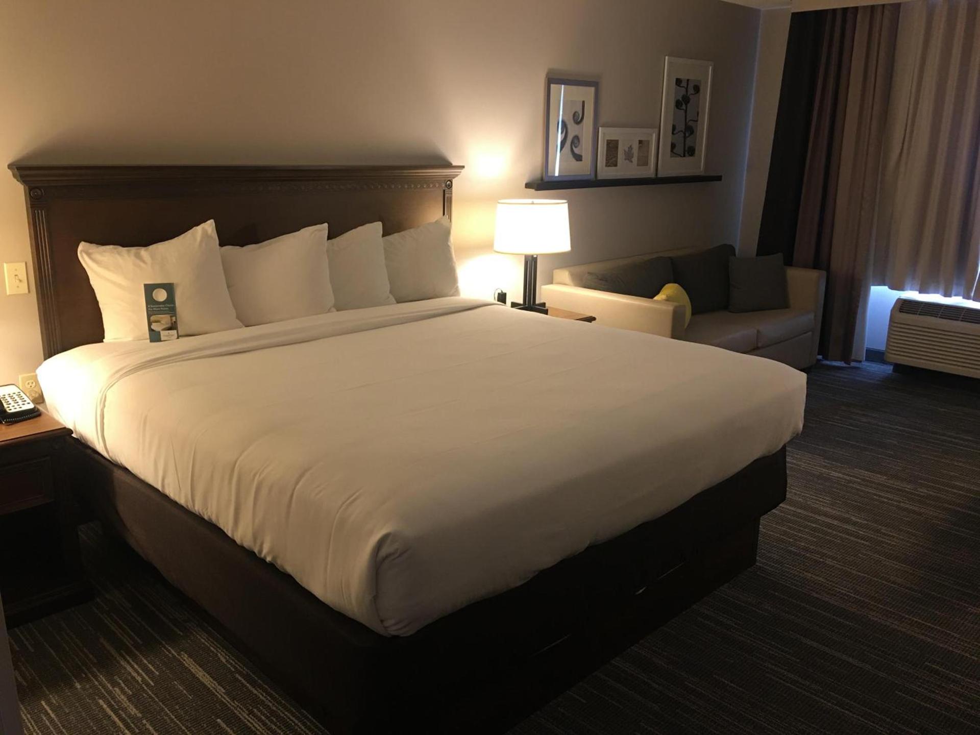 Country Inn & Suites by Radisson, Grand Rapids East, MI photo 49