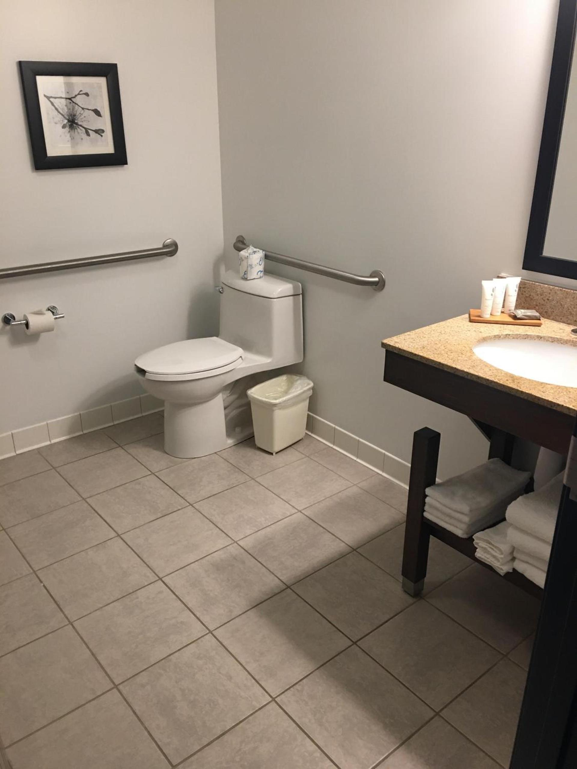 Country Inn & Suites by Radisson, Grand Rapids East, MI photo 45