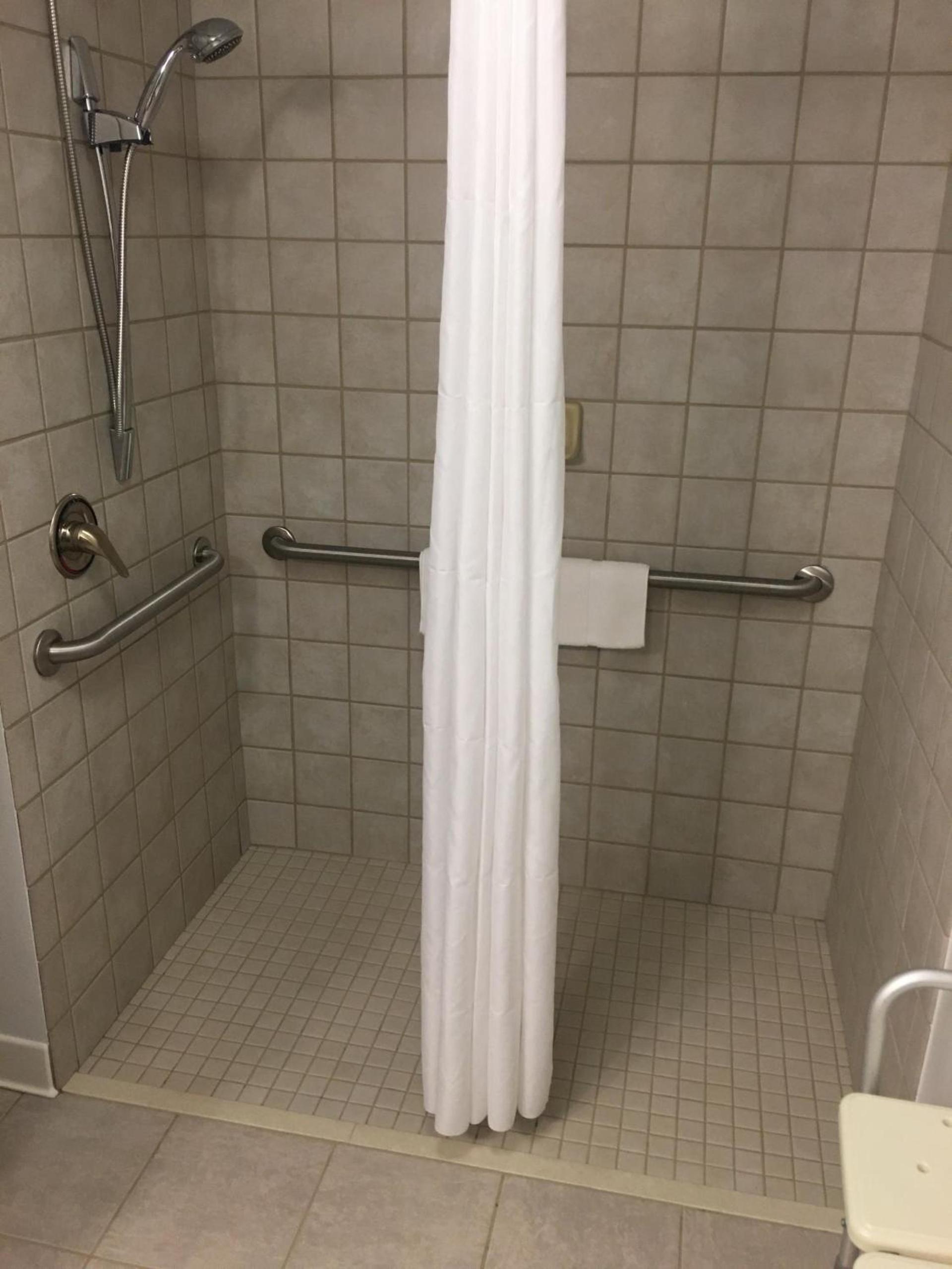 Country Inn & Suites by Radisson, Grand Rapids East, MI photo 44