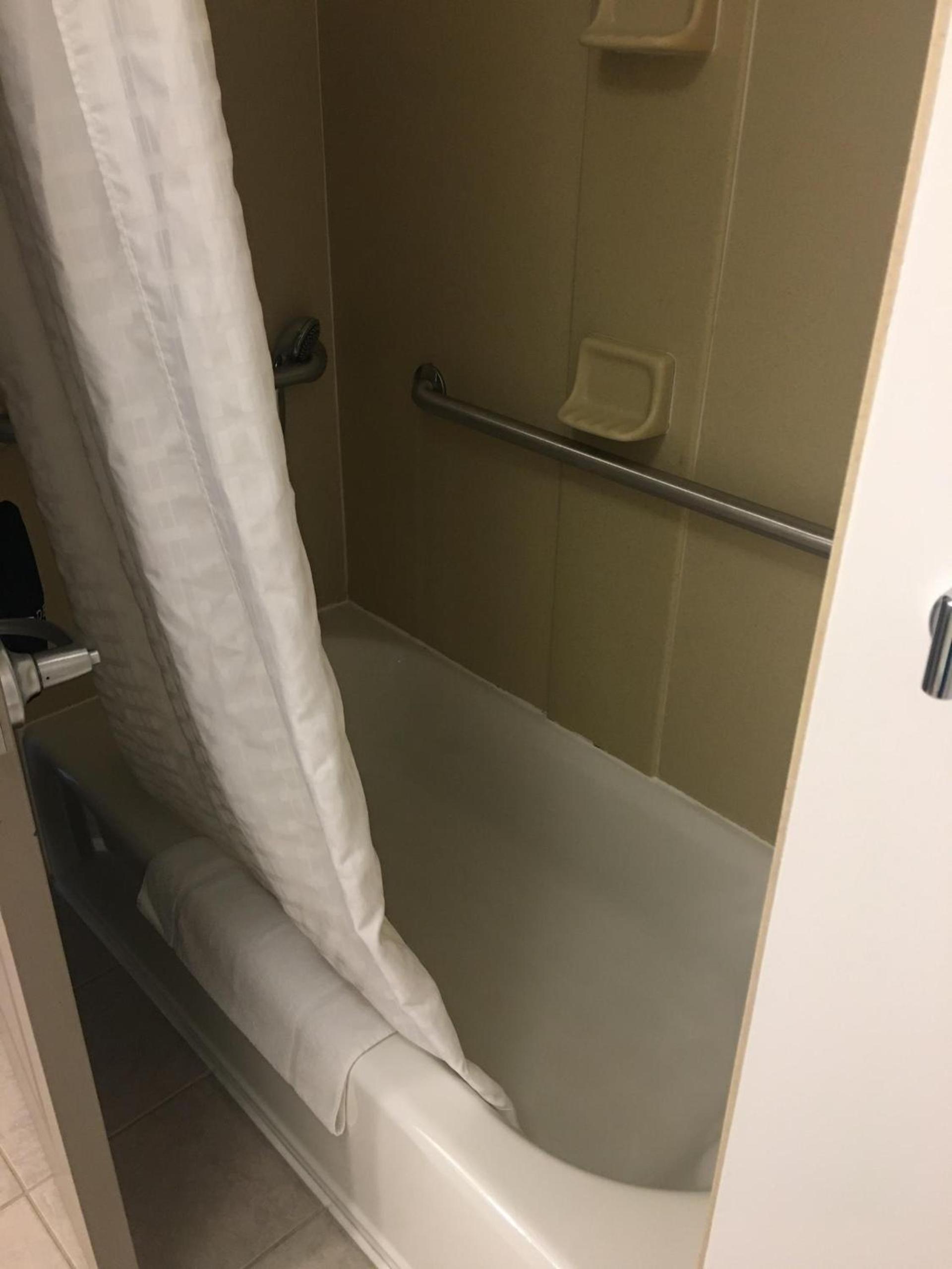 Country Inn & Suites by Radisson, Grand Rapids East, MI photo 47