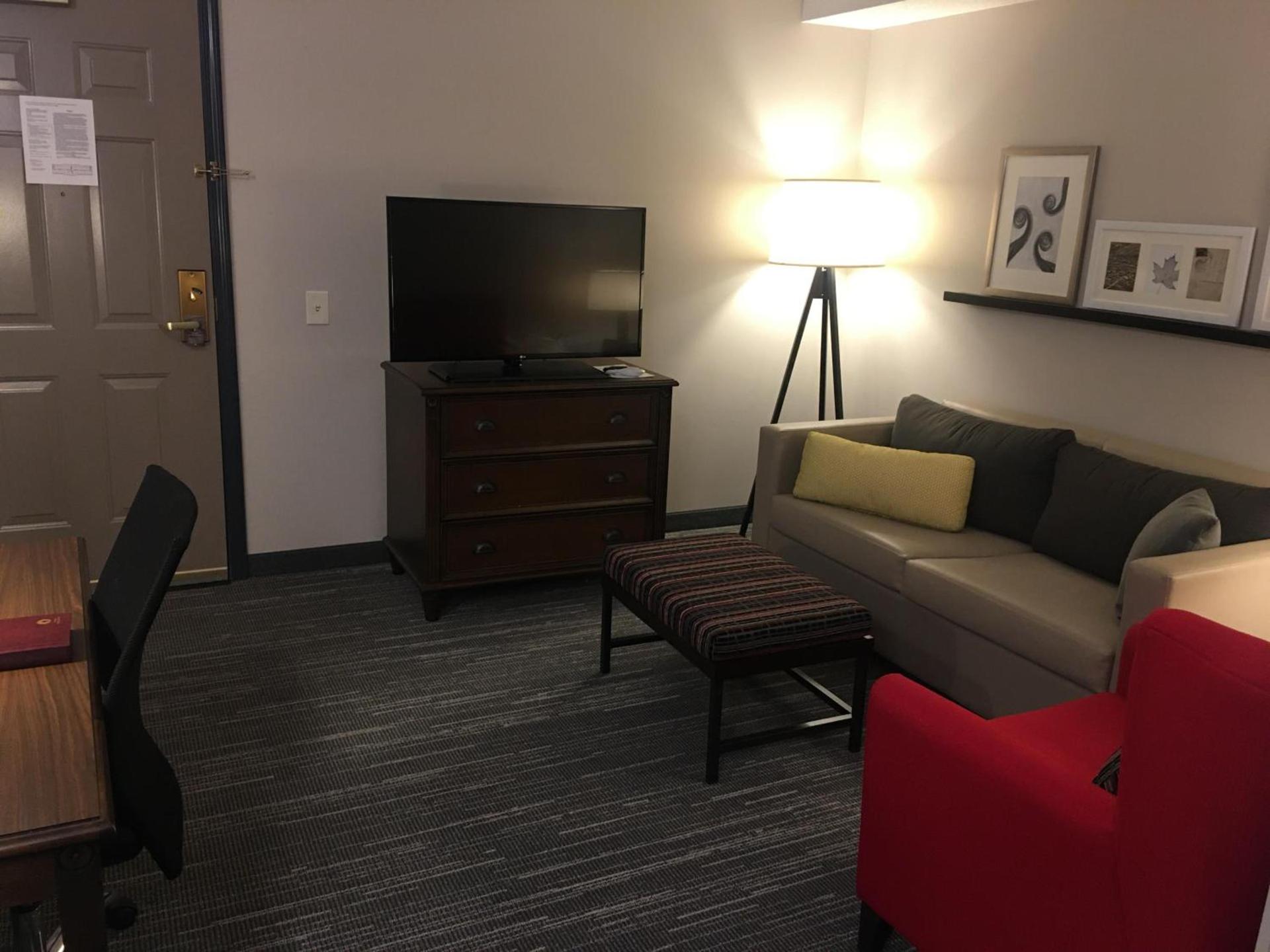 Country Inn & Suites by Radisson, Grand Rapids East, MI photo 36