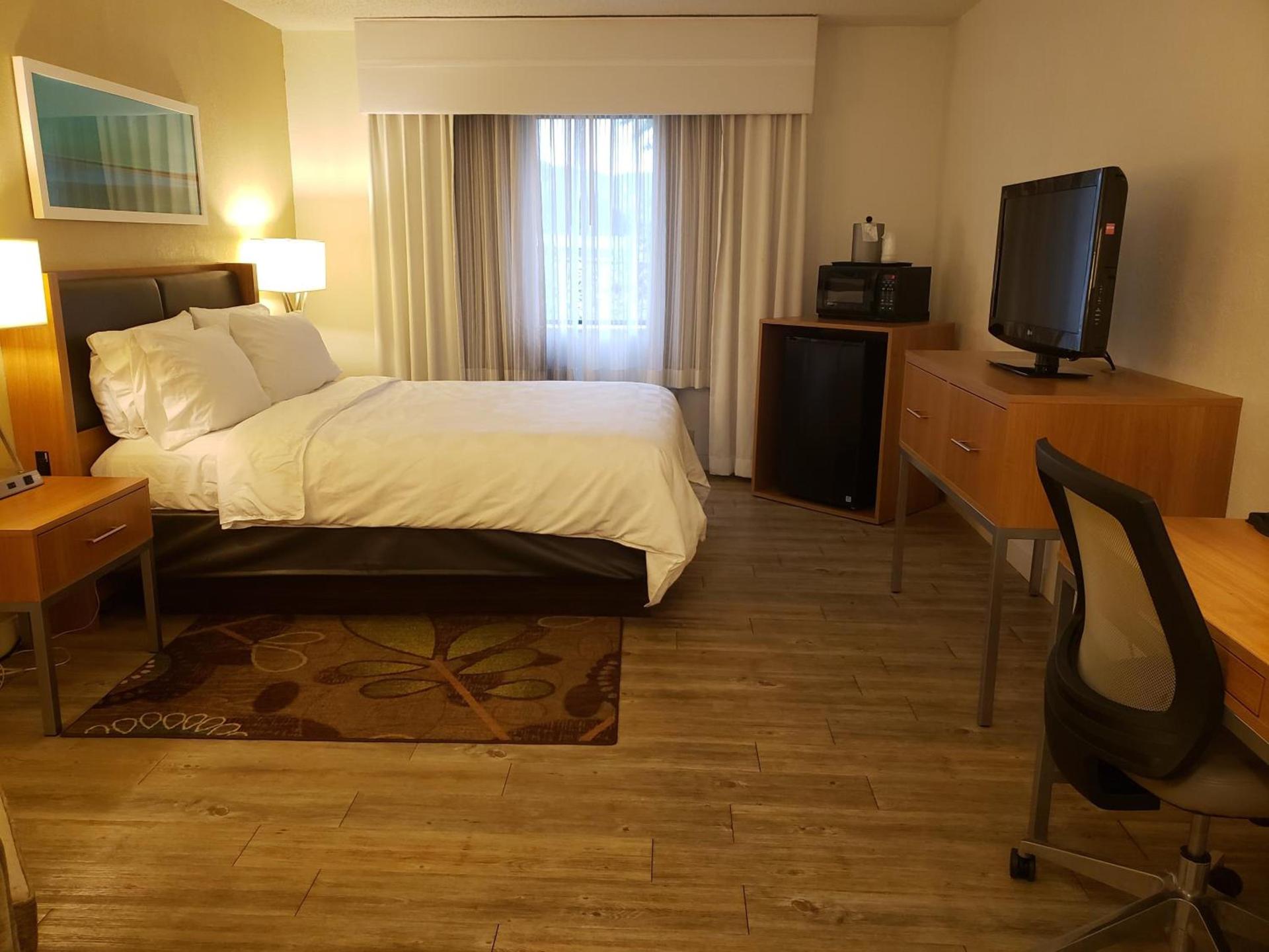 Holiday Inn Express Hotel Pittsburgh-North/Harmarville by IHG photo 39