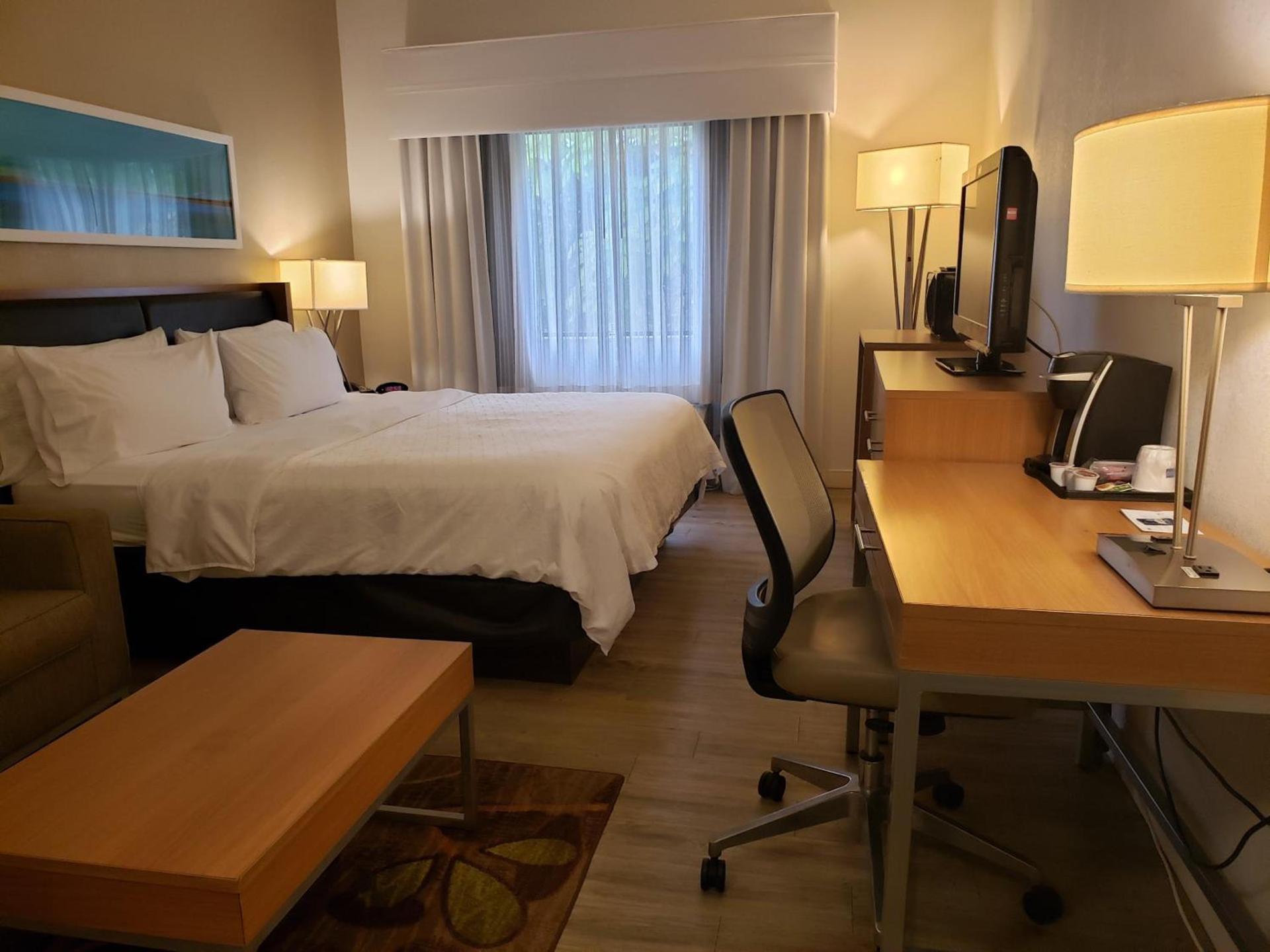 Holiday Inn Express Hotel Pittsburgh-North/Harmarville by IHG photo 55