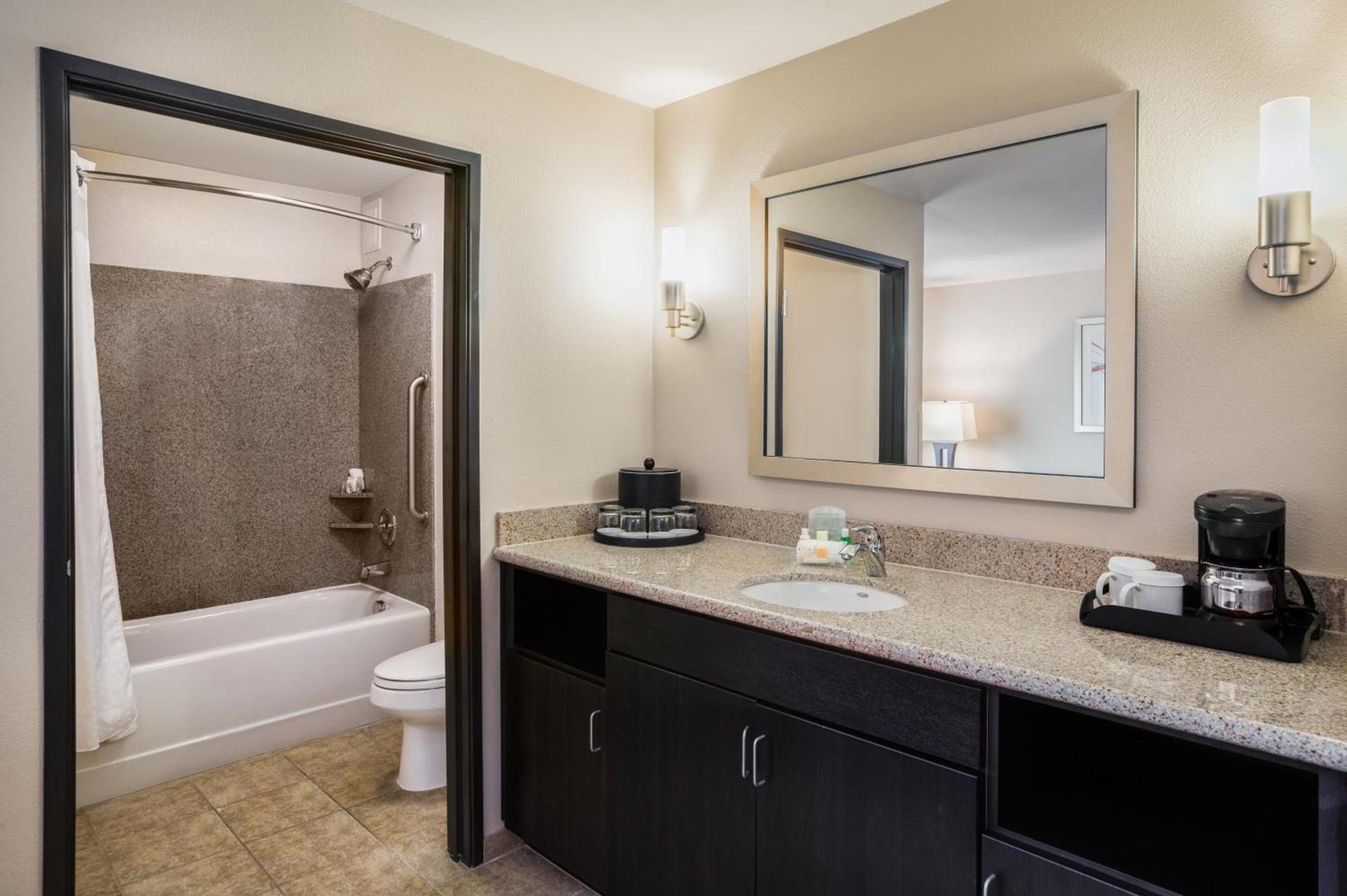 Holiday Inn Oceanside Marina Camp Pendleton by IHG photo 40