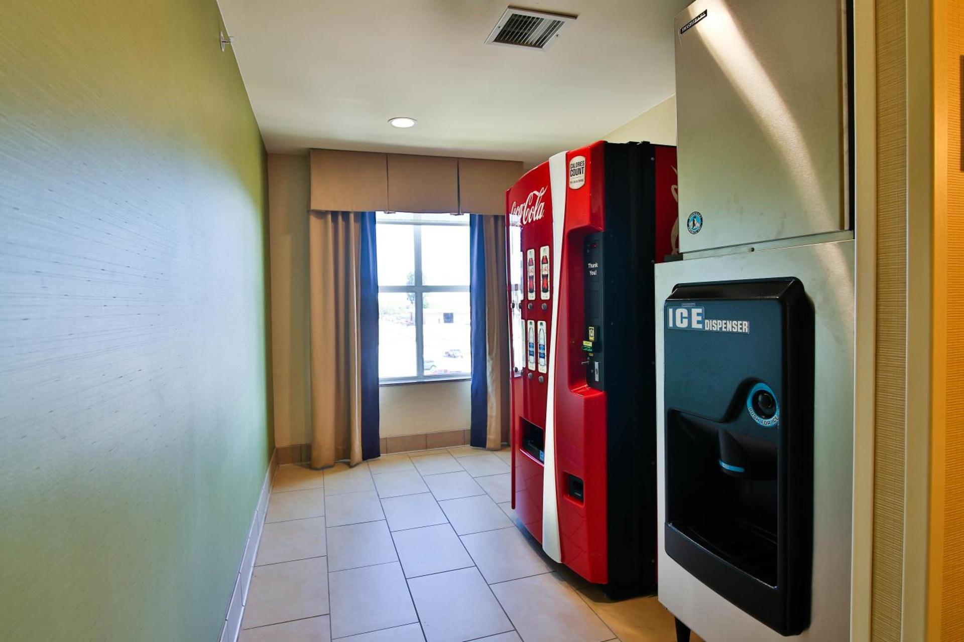 Holiday Inn Bismarck by IHG photo 15