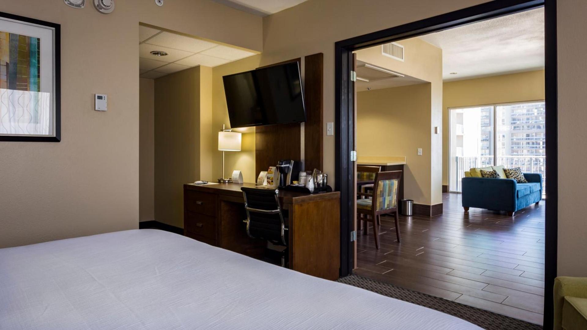 Holiday Inn Houston Downtown by IHG photo 70