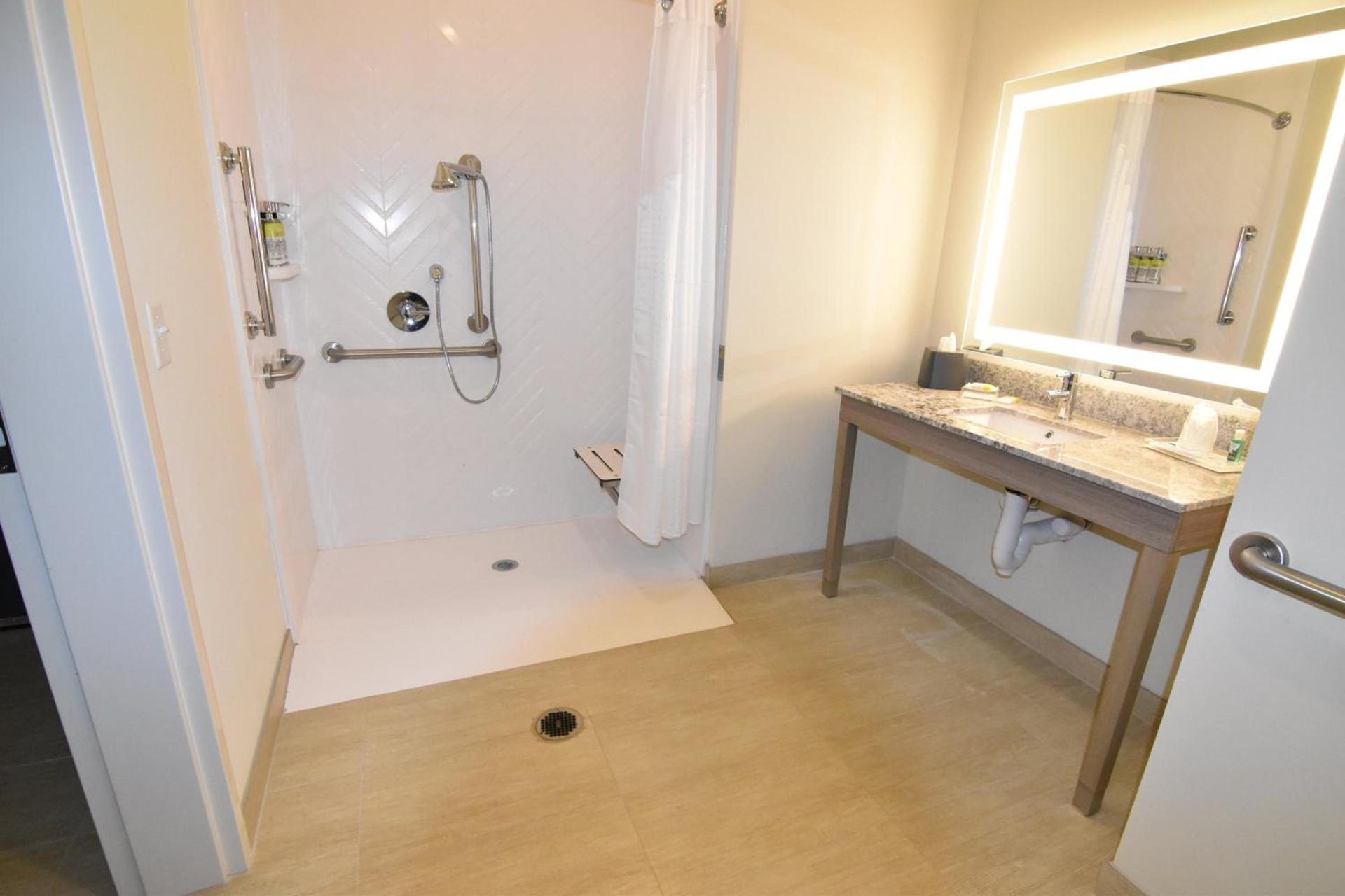 Holiday Inn - Kansas City - Northeast by IHG photo 32