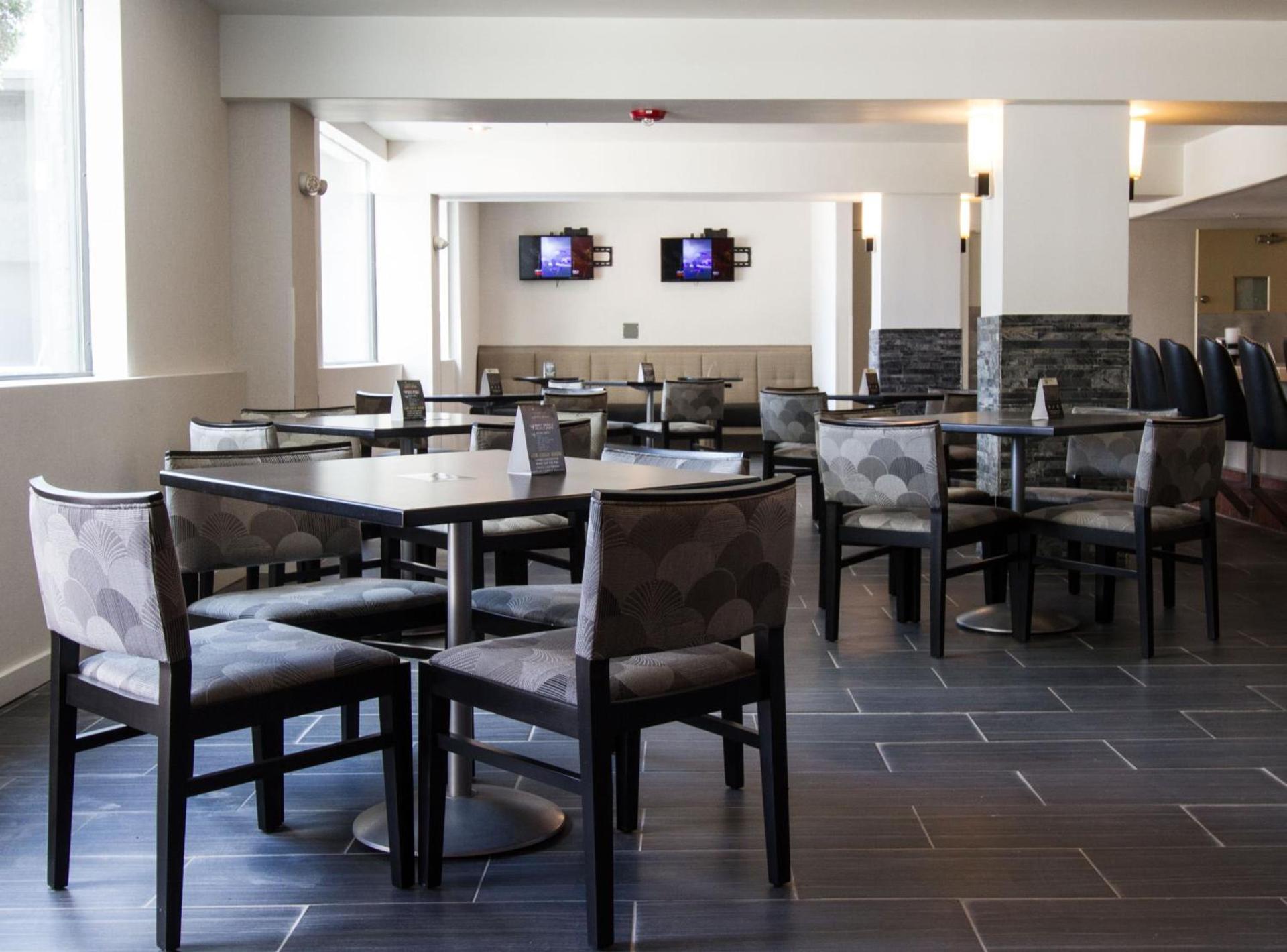 Holiday Inn Victorville by IHG photo 38