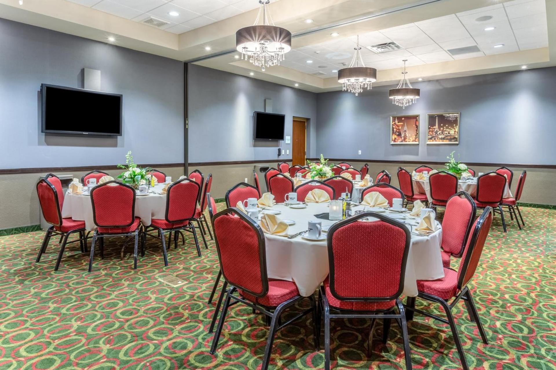 Holiday Inn Eau Claire South I-94 by IHG photo 47