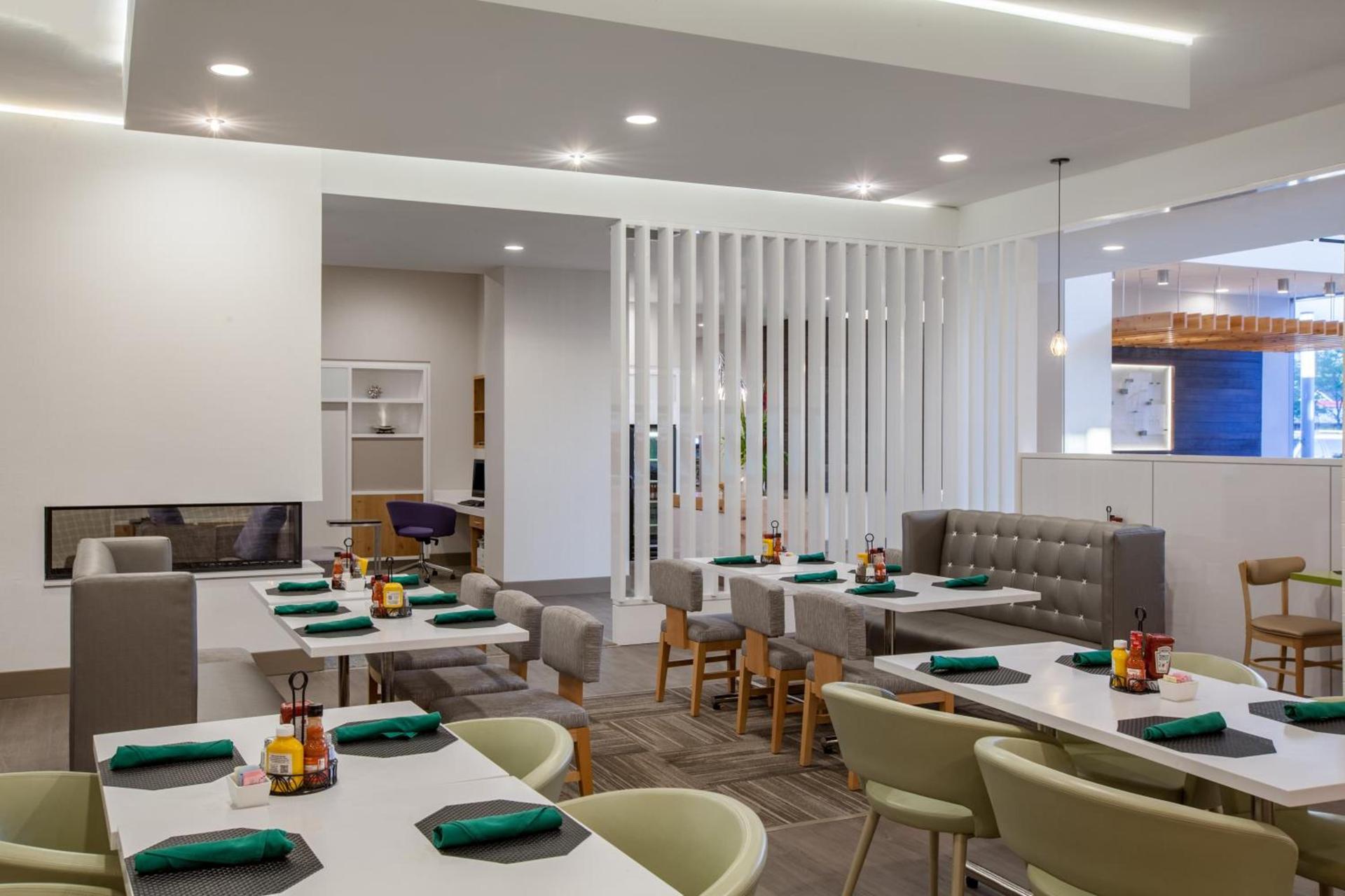 Holiday Inn Cleveland Clinic by IHG photo 38