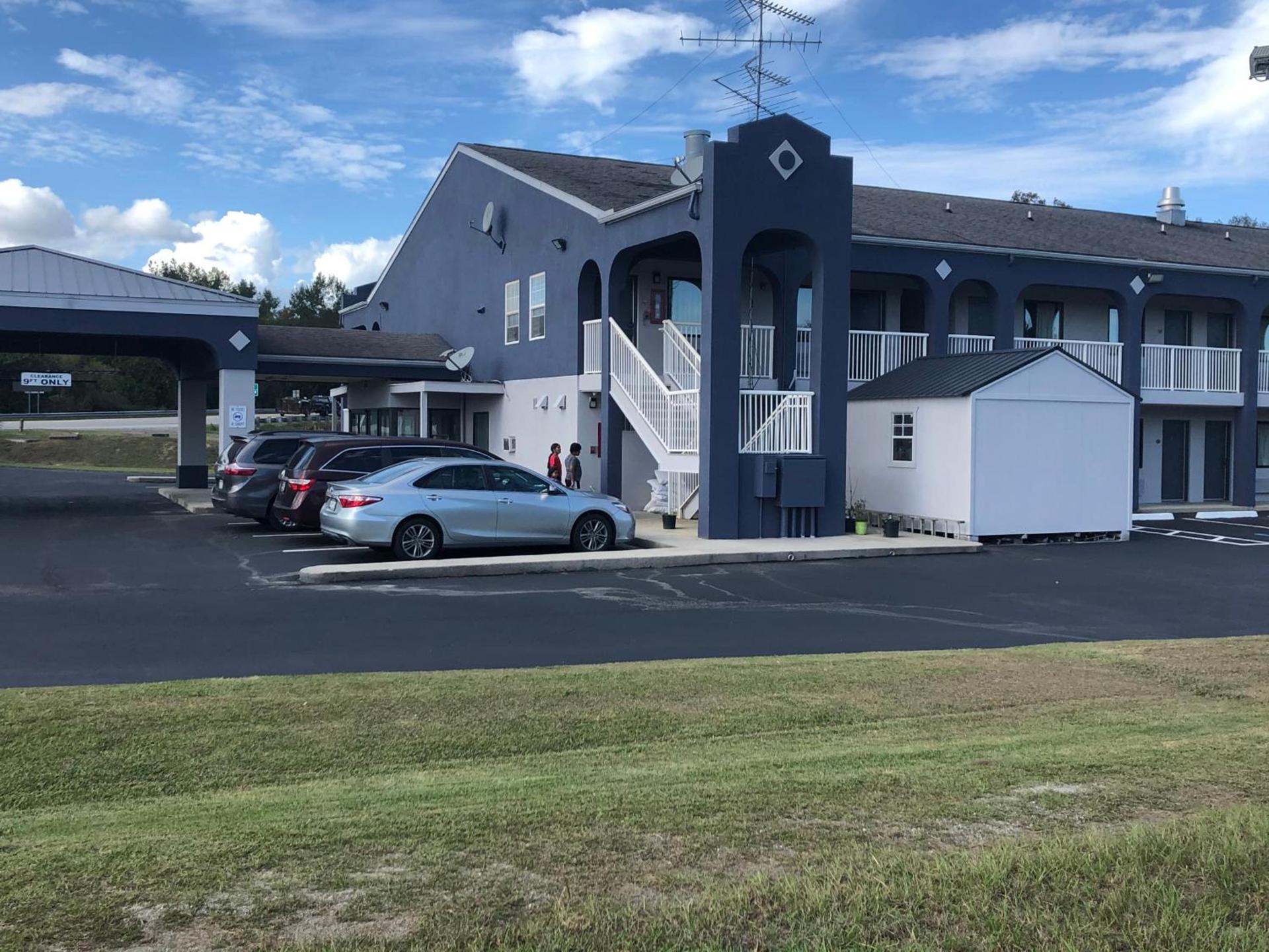 Budget Inn Timmonsville photo 1