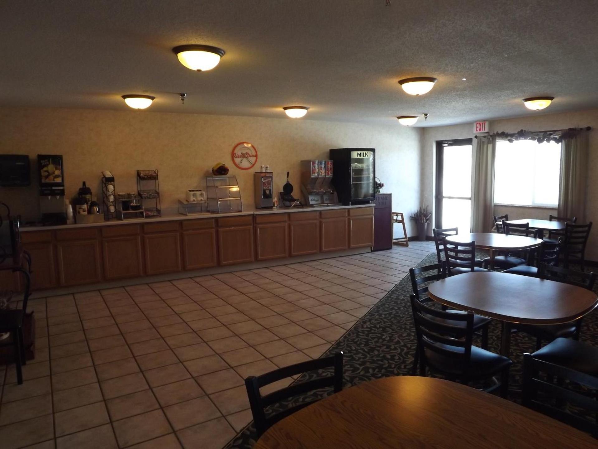 Howard Johnson by Wyndham Oacoma Hotel & Suites photo 24