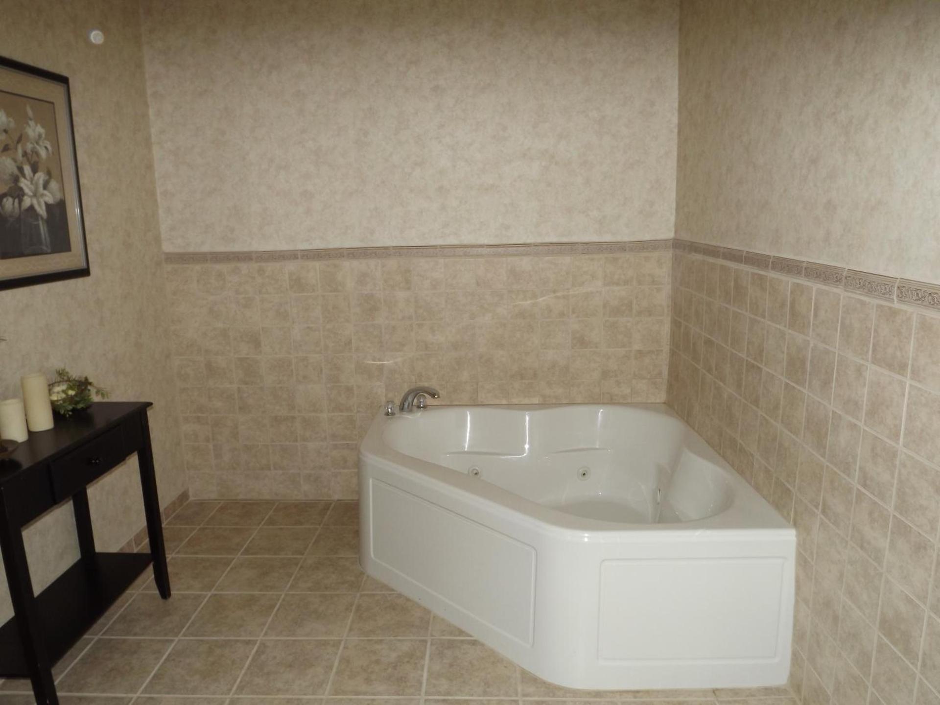 Howard Johnson by Wyndham Oacoma Hotel & Suites photo 32