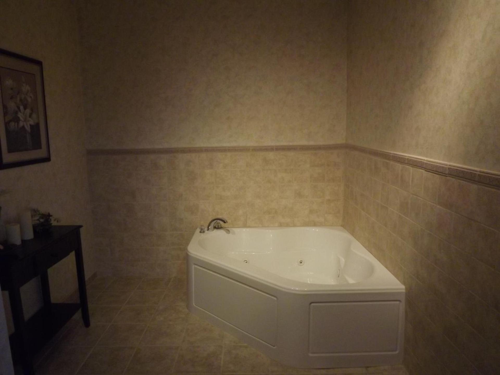 Howard Johnson by Wyndham Oacoma Hotel & Suites photo 36