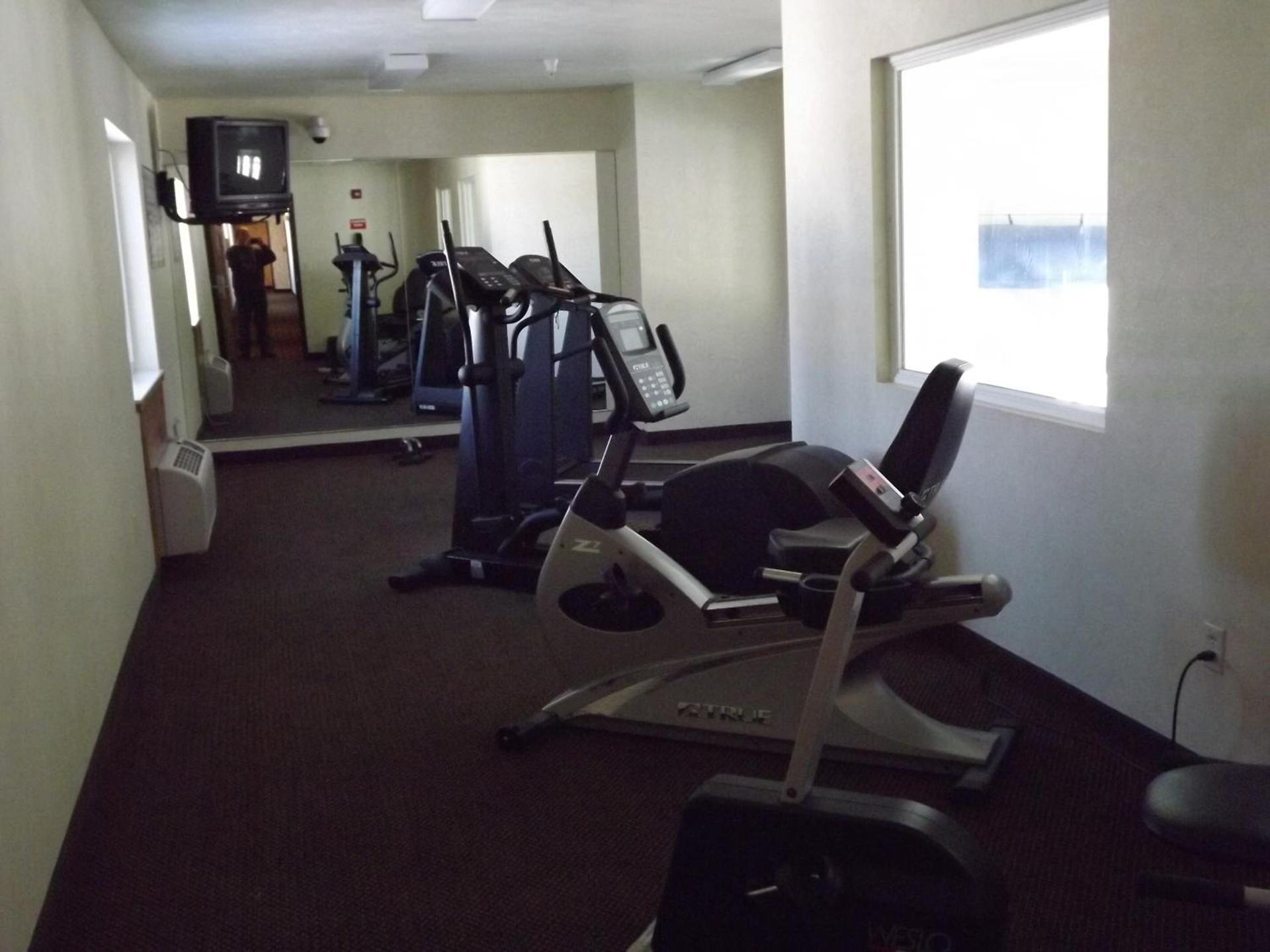 Howard Johnson by Wyndham Oacoma Hotel & Suites photo 29