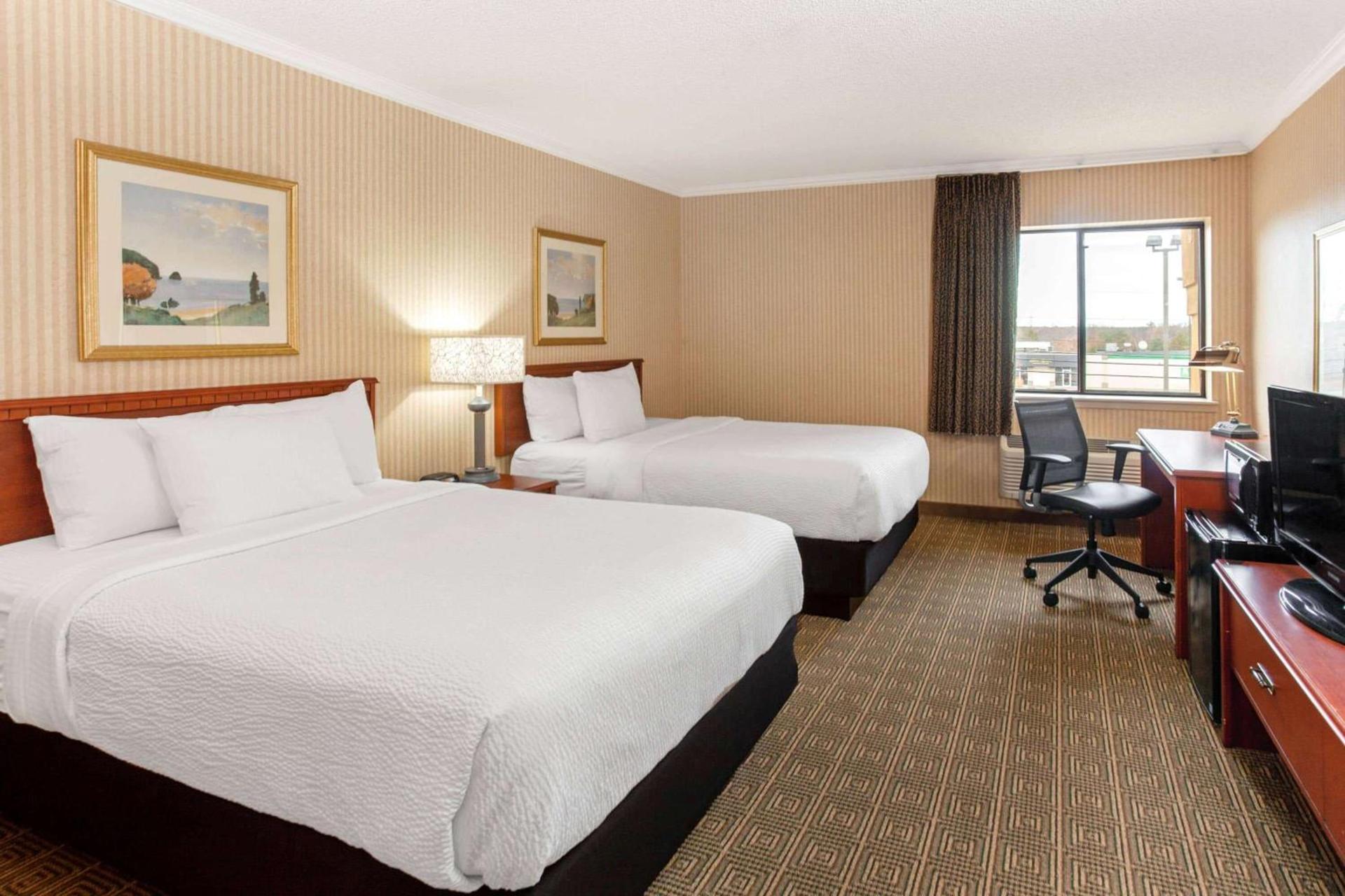 La Quinta by Wyndham Stevens Point photo 10